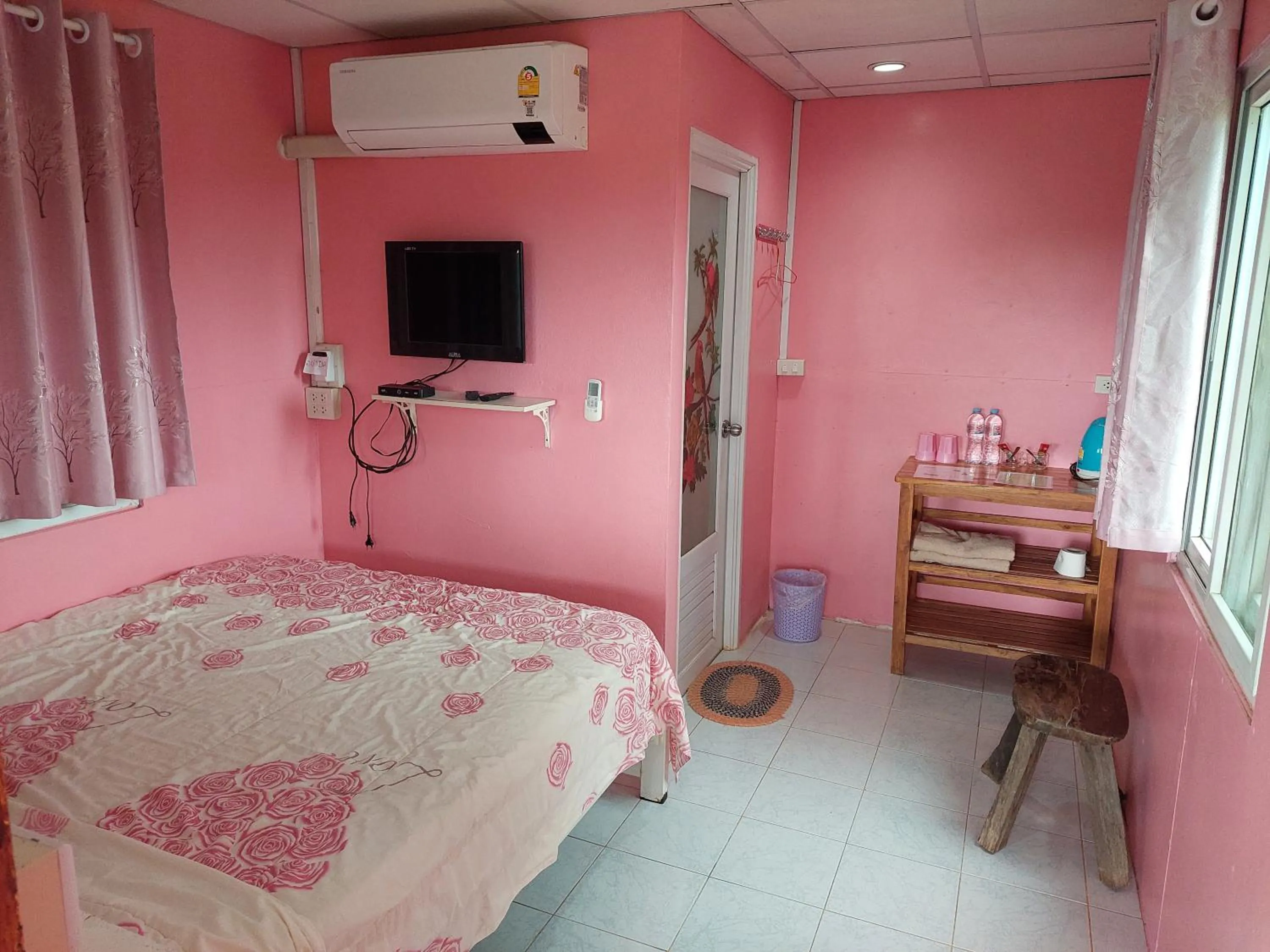 Bedroom, Bed in Lovely Farm