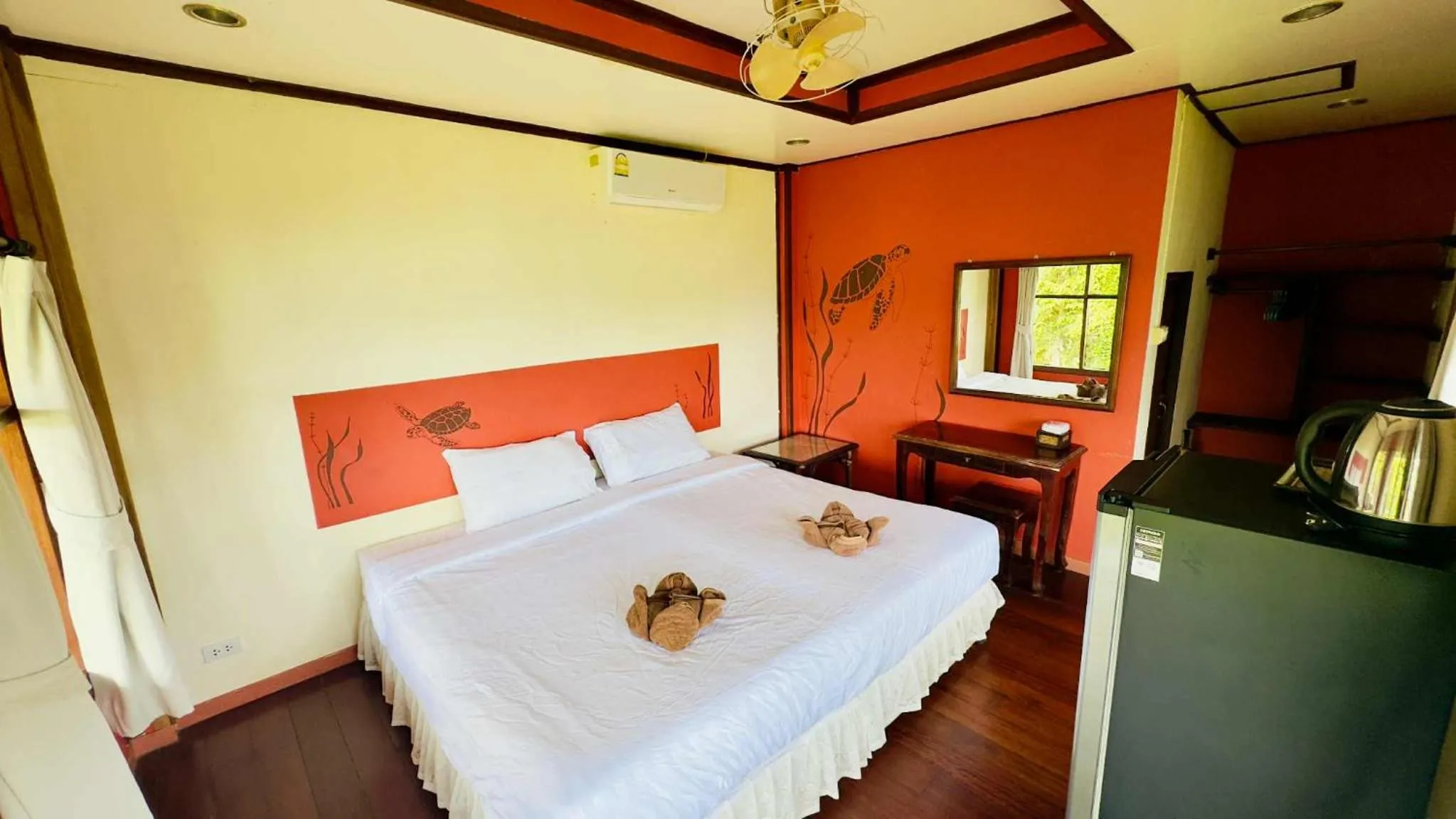 Bed in Kinnaree Resort Koh Kood