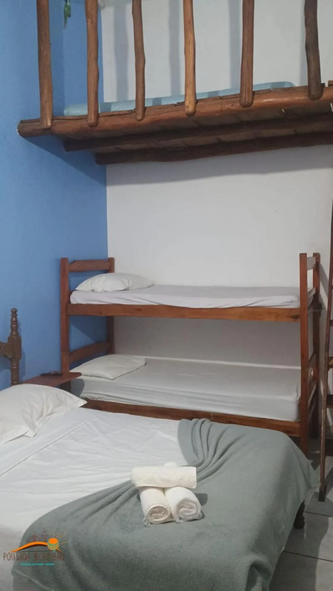 Photo of the whole room, Bed in Pousada Berimbau