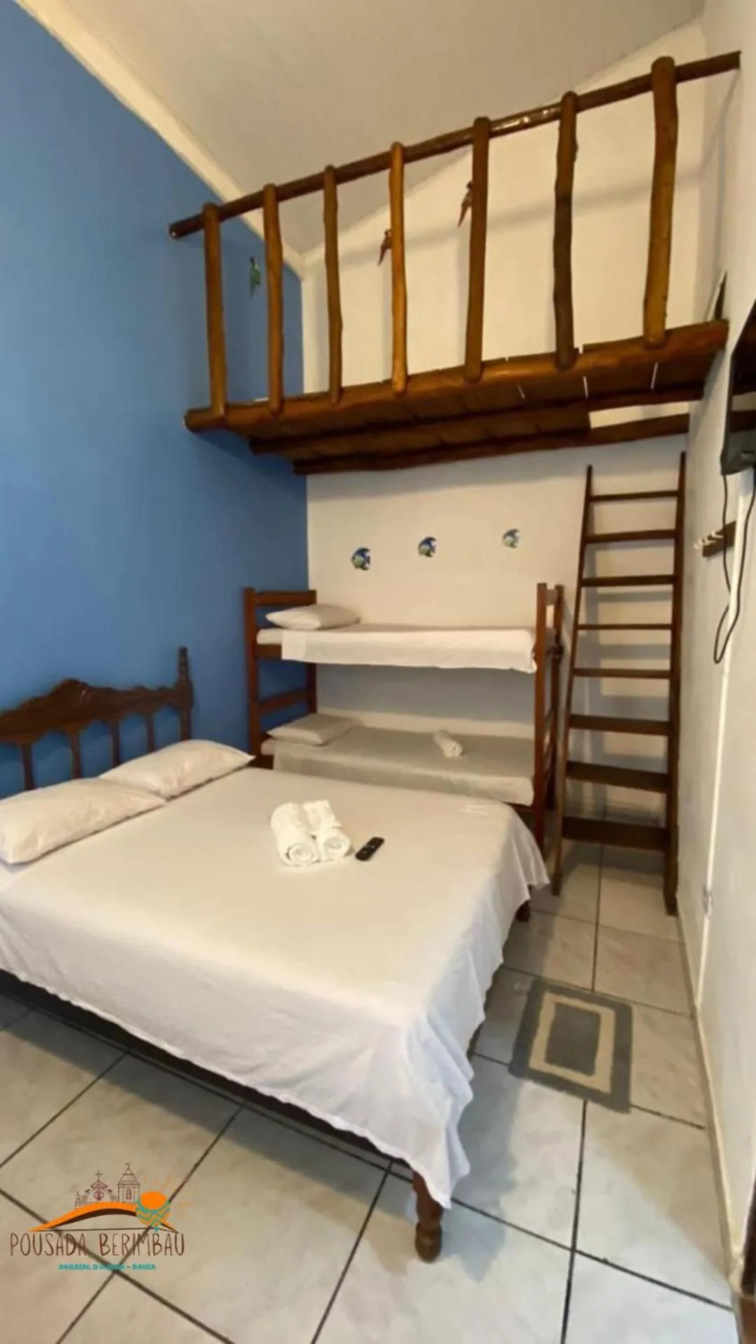 Photo of the whole room, Bed in Pousada Berimbau