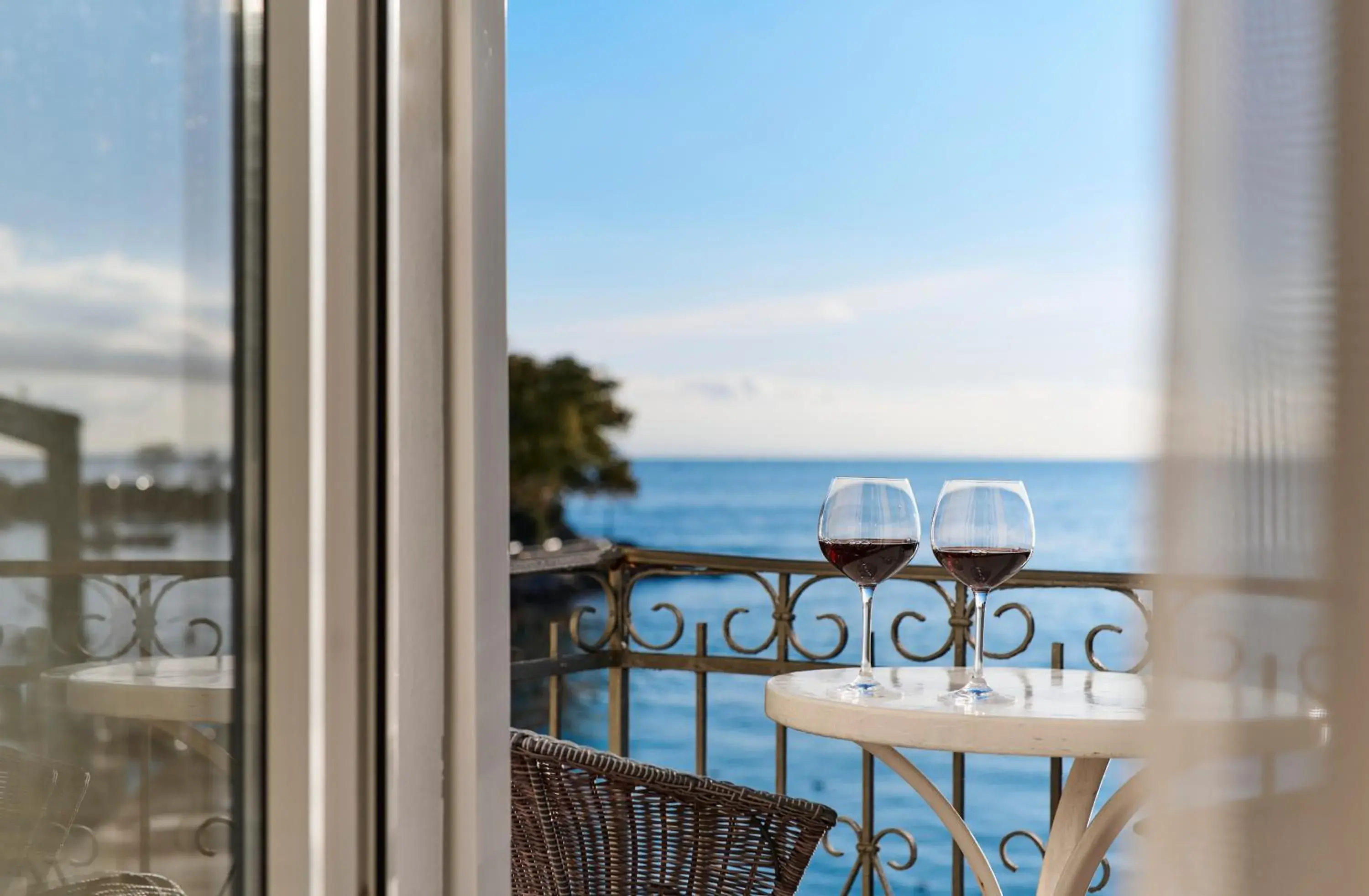 Superior Double Room with Balcony and Sea View in Hotel Villa Schubert Superior Double Room with Balcony and Sea View in Hotel Villa Schubert