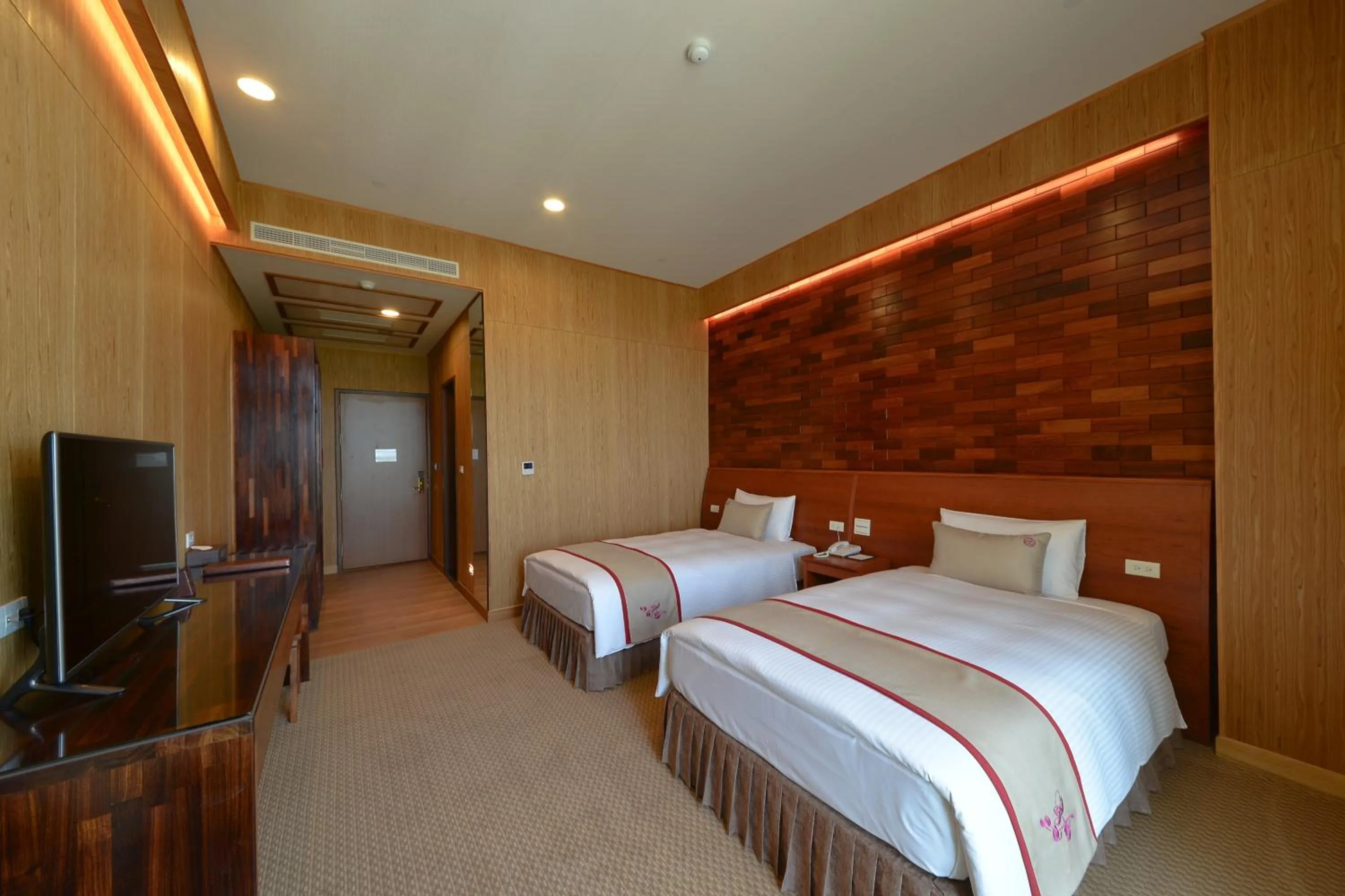 Photo of the whole room, Bed in Shandori Hotel