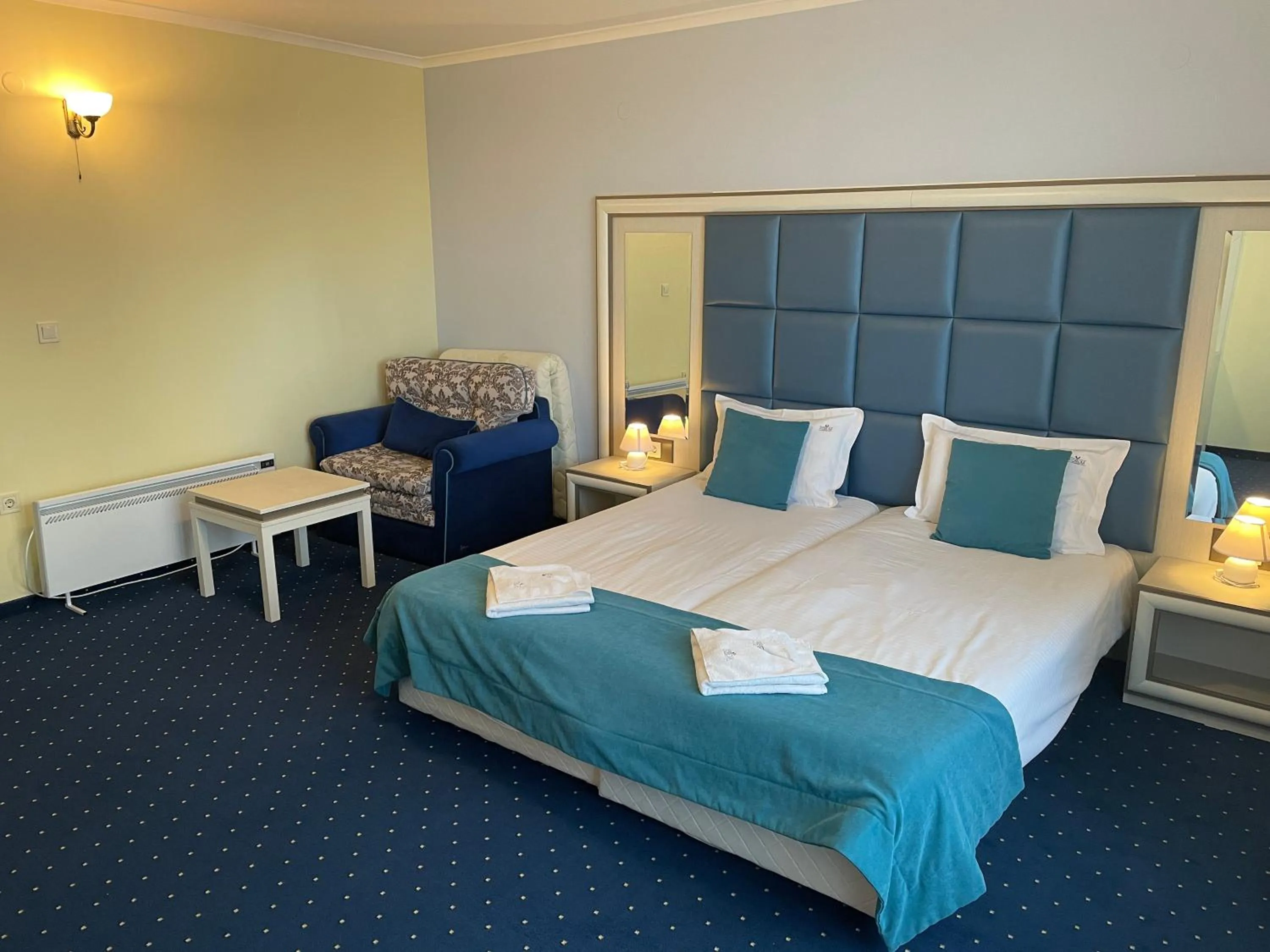 Breakfast, Bed in Hotel Forum