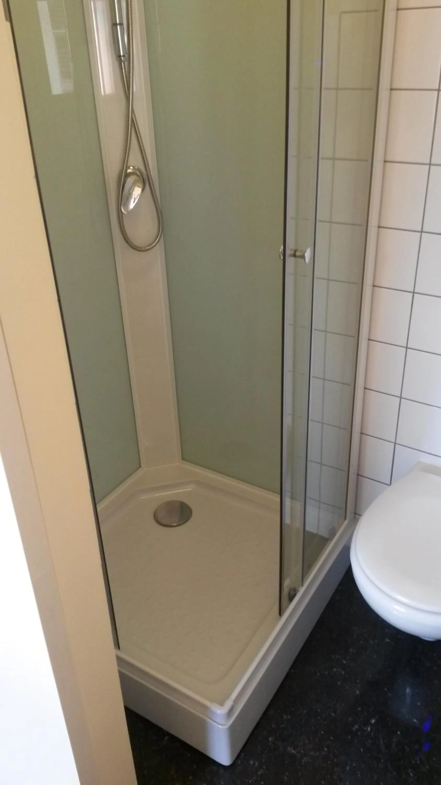 Shower in Hotel Queen Mary