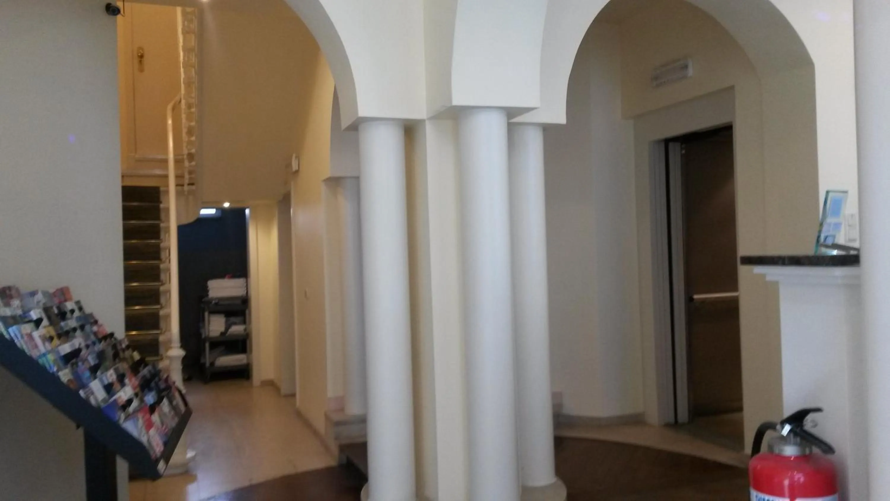 Lobby or reception in Hotel Queen Mary