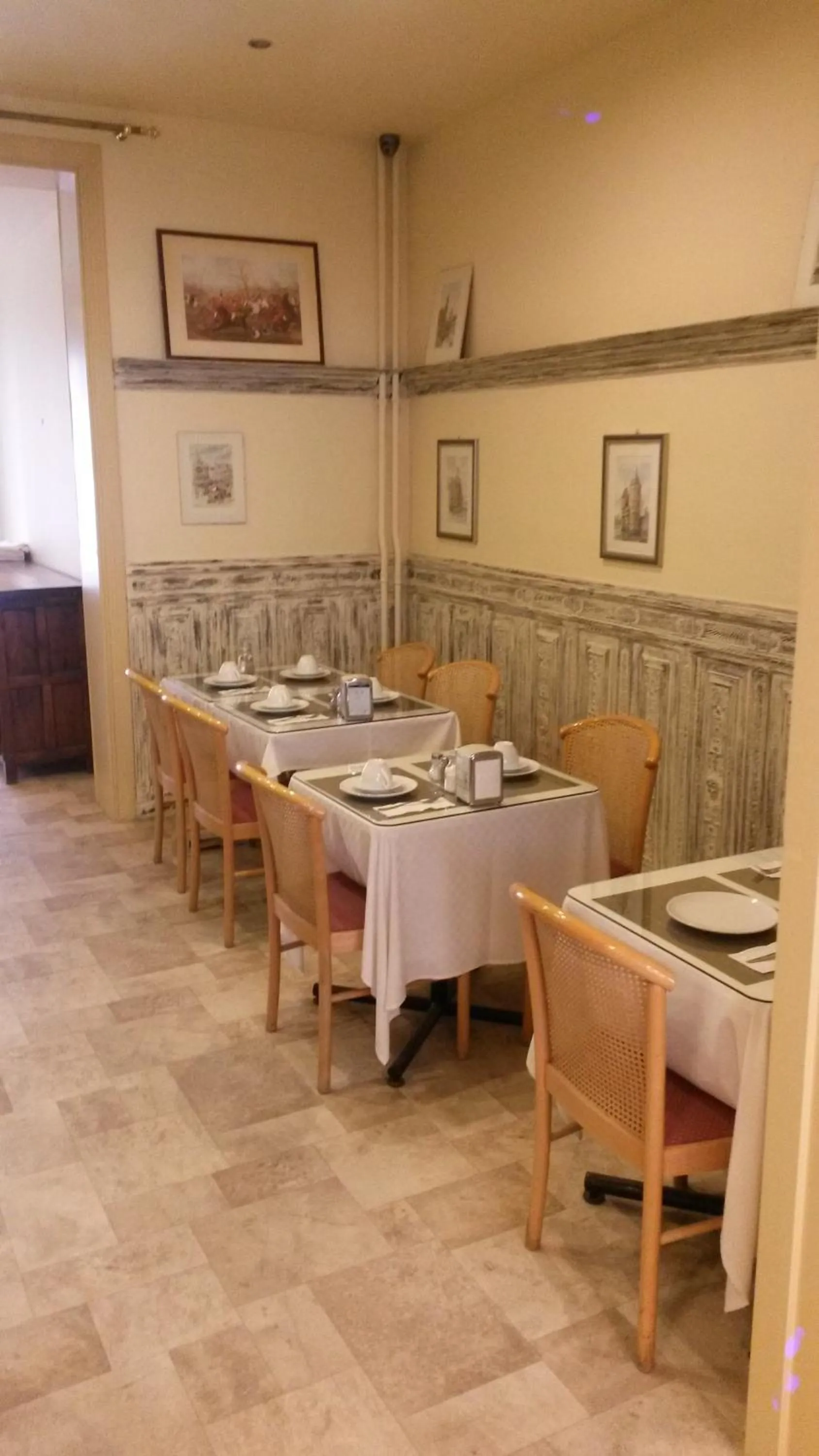 Buffet breakfast in Hotel Queen Mary