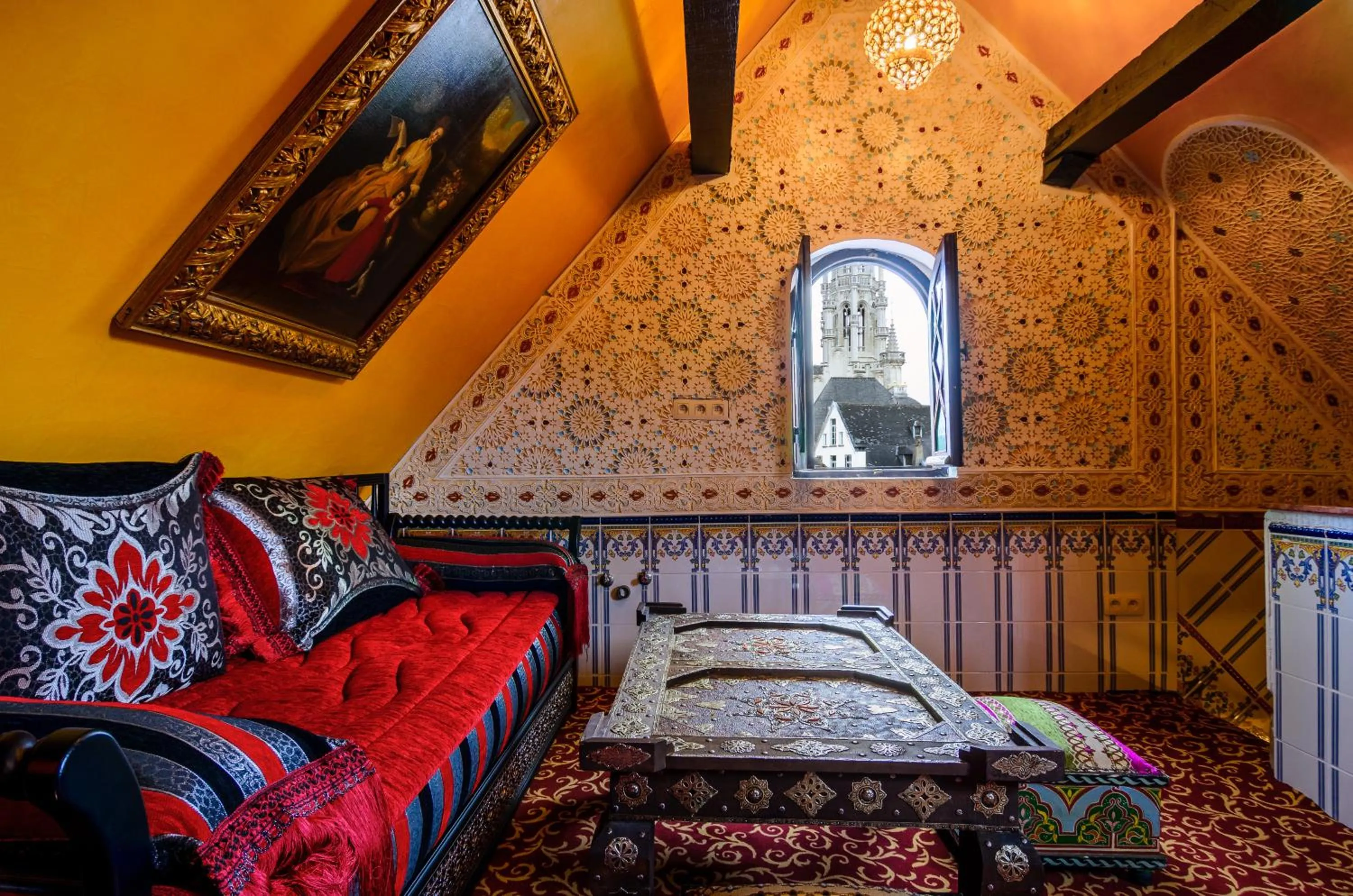 Decorative detail, Bed in Hotel Mozart