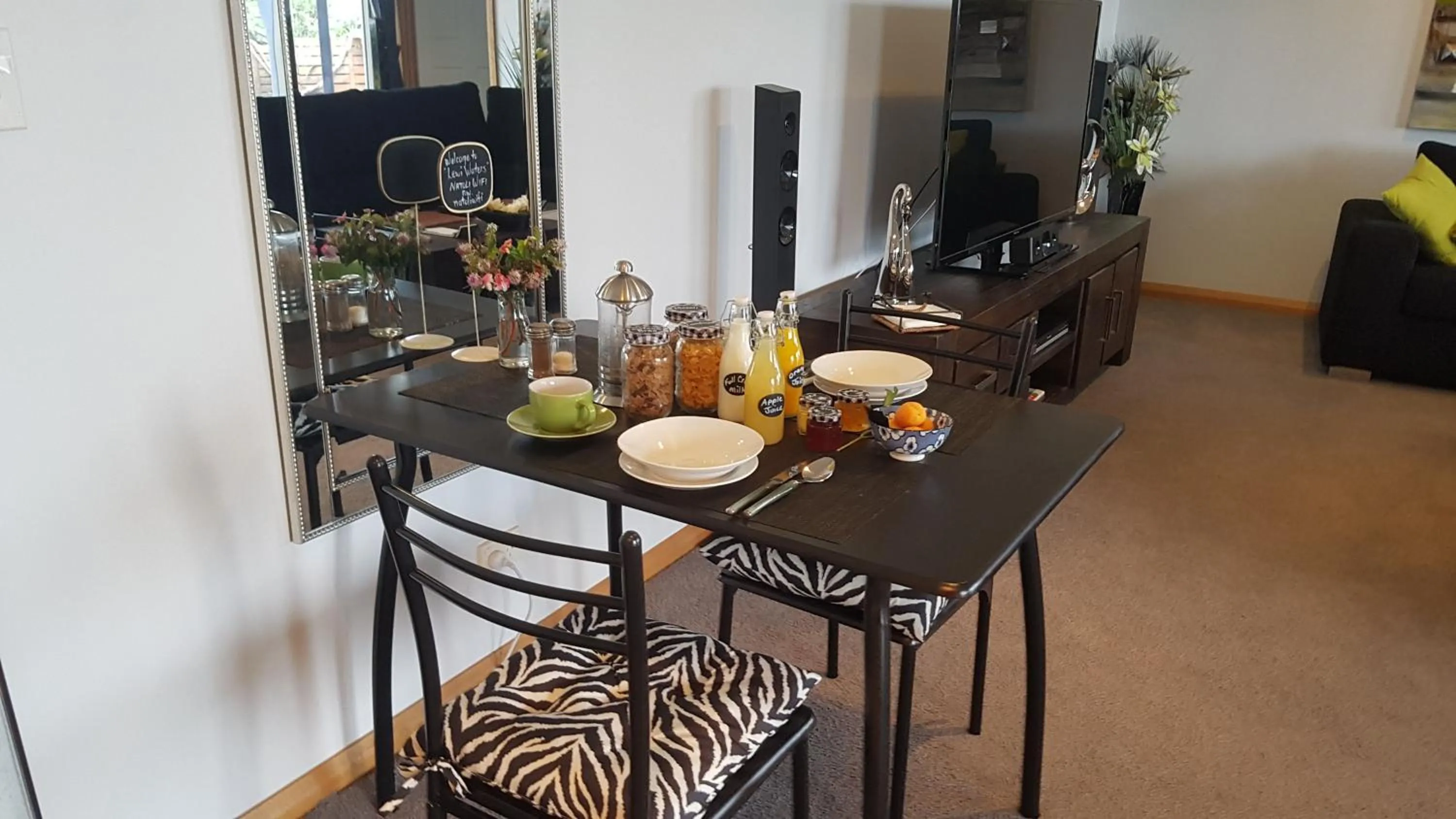 Dining area in Lewi Waters