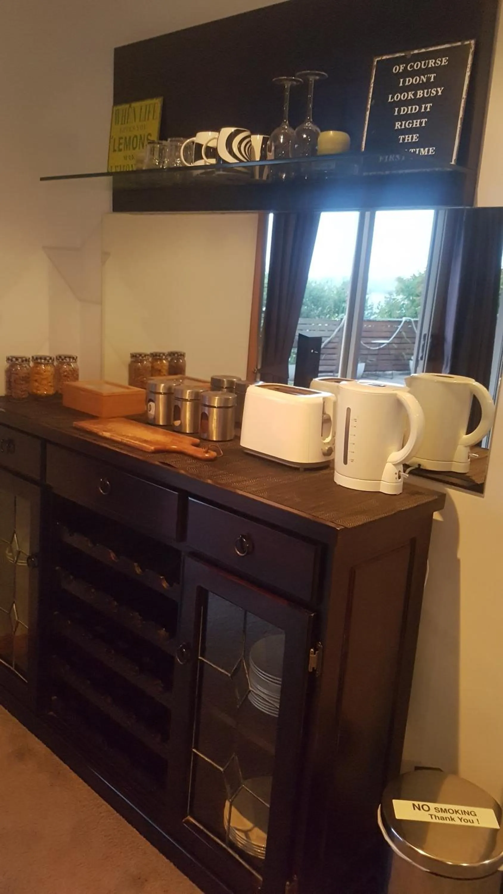 Coffee/tea facilities in Lewi Waters