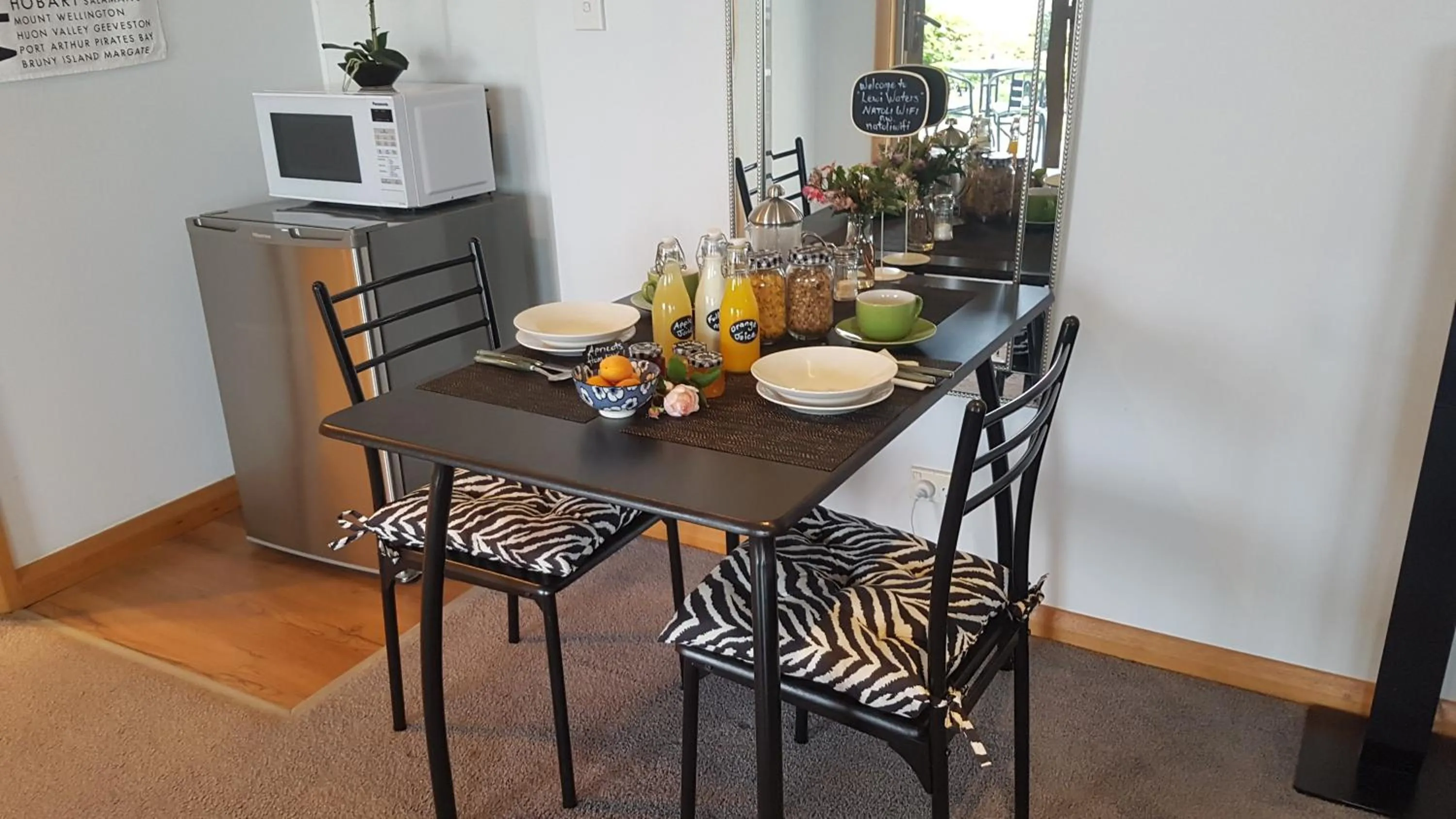 Dining area in Lewi Waters