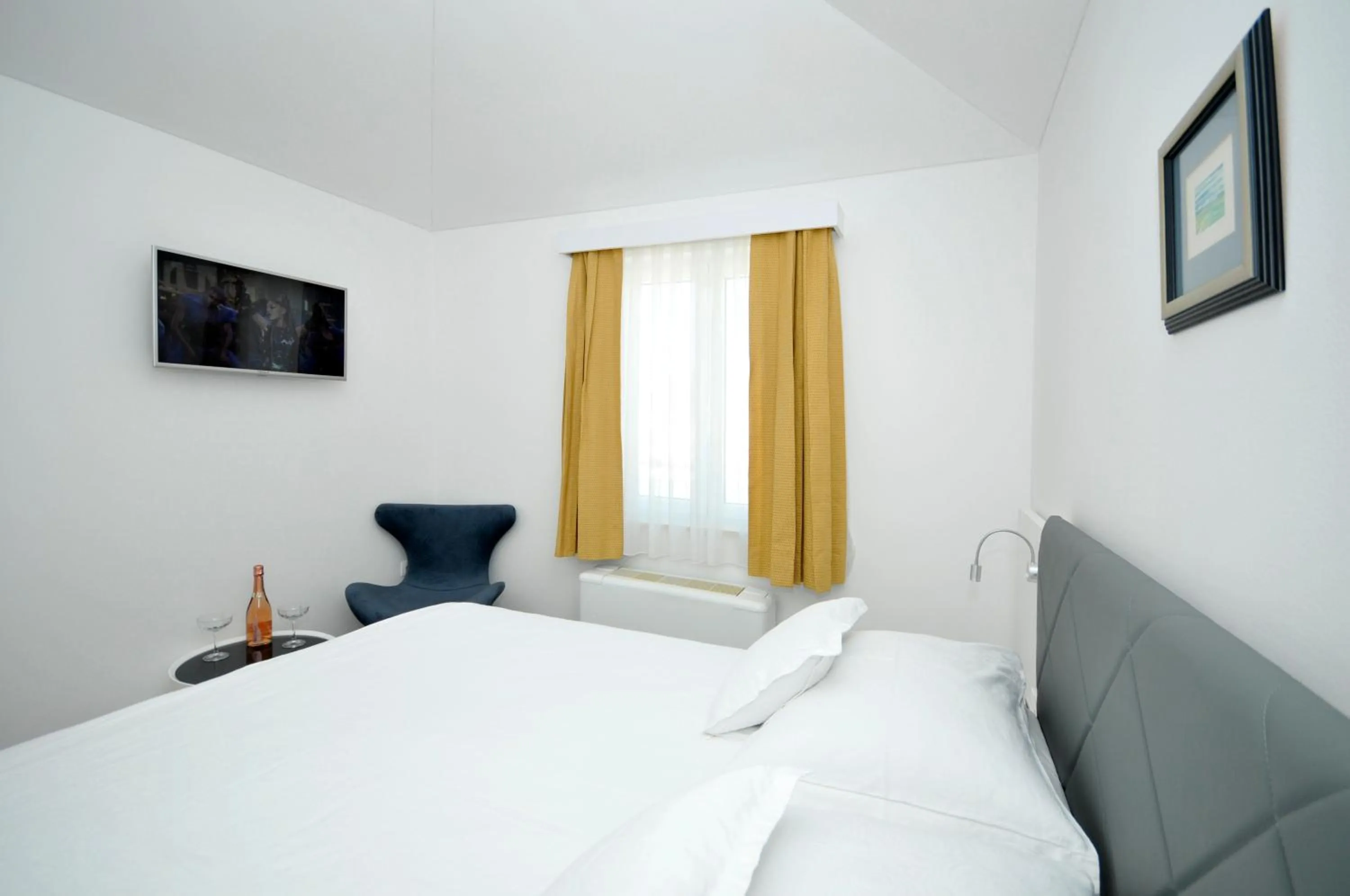 Photo of the whole room in Heritage Hotel Vila Sikaa