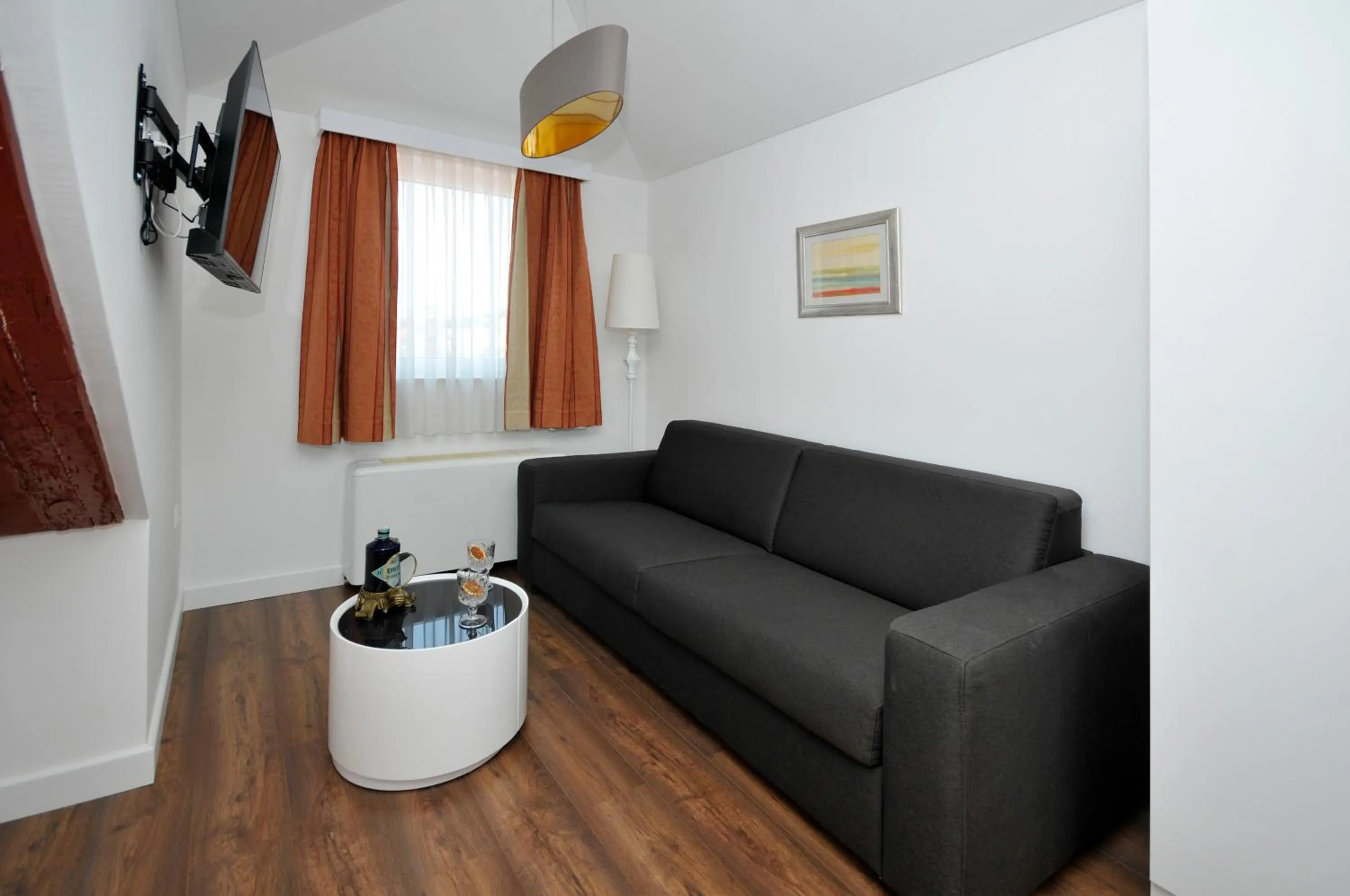 Photo of the whole room in Heritage Hotel Vila Sikaa