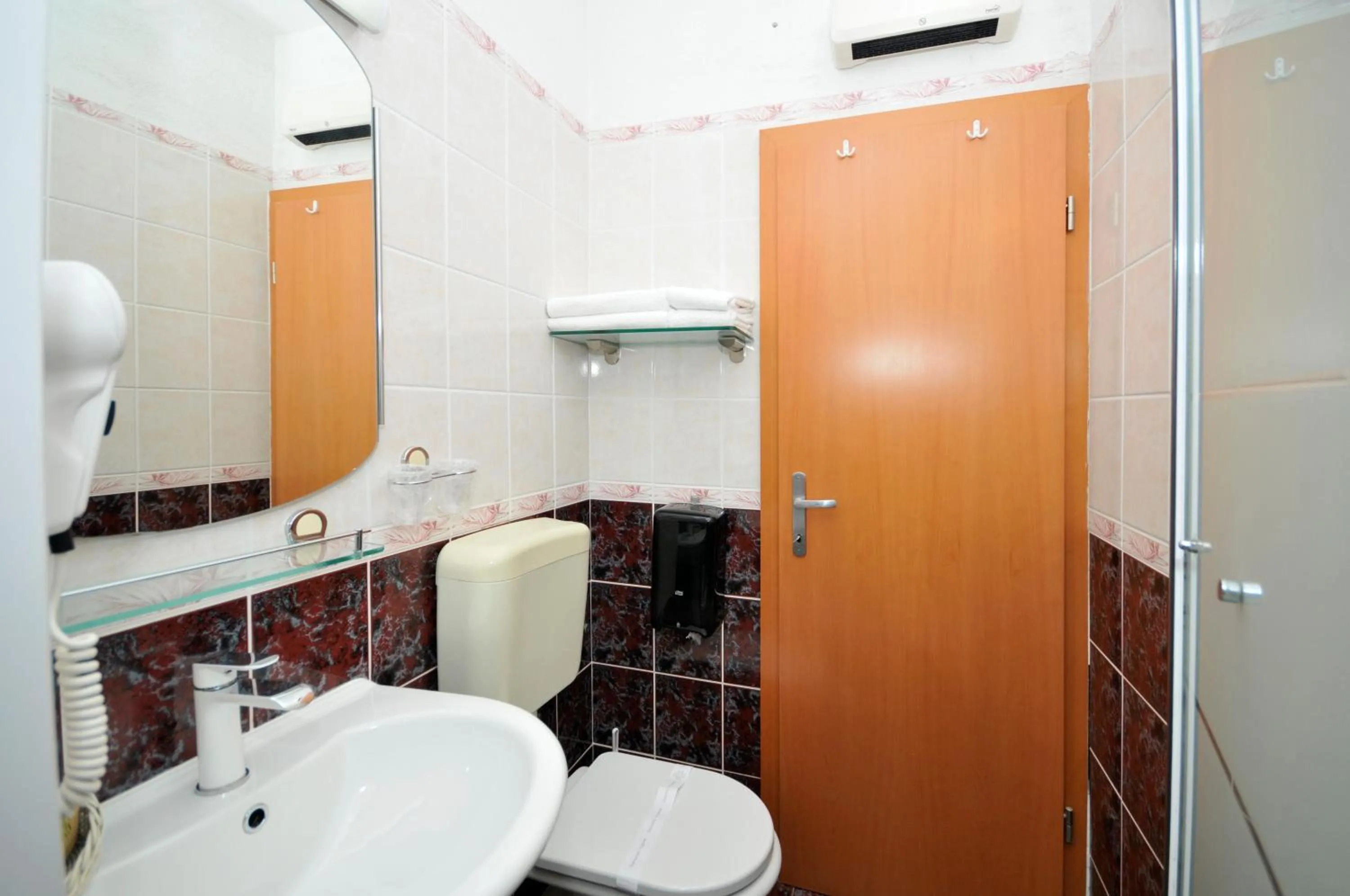 Bathroom in Heritage Hotel Vila Sikaa