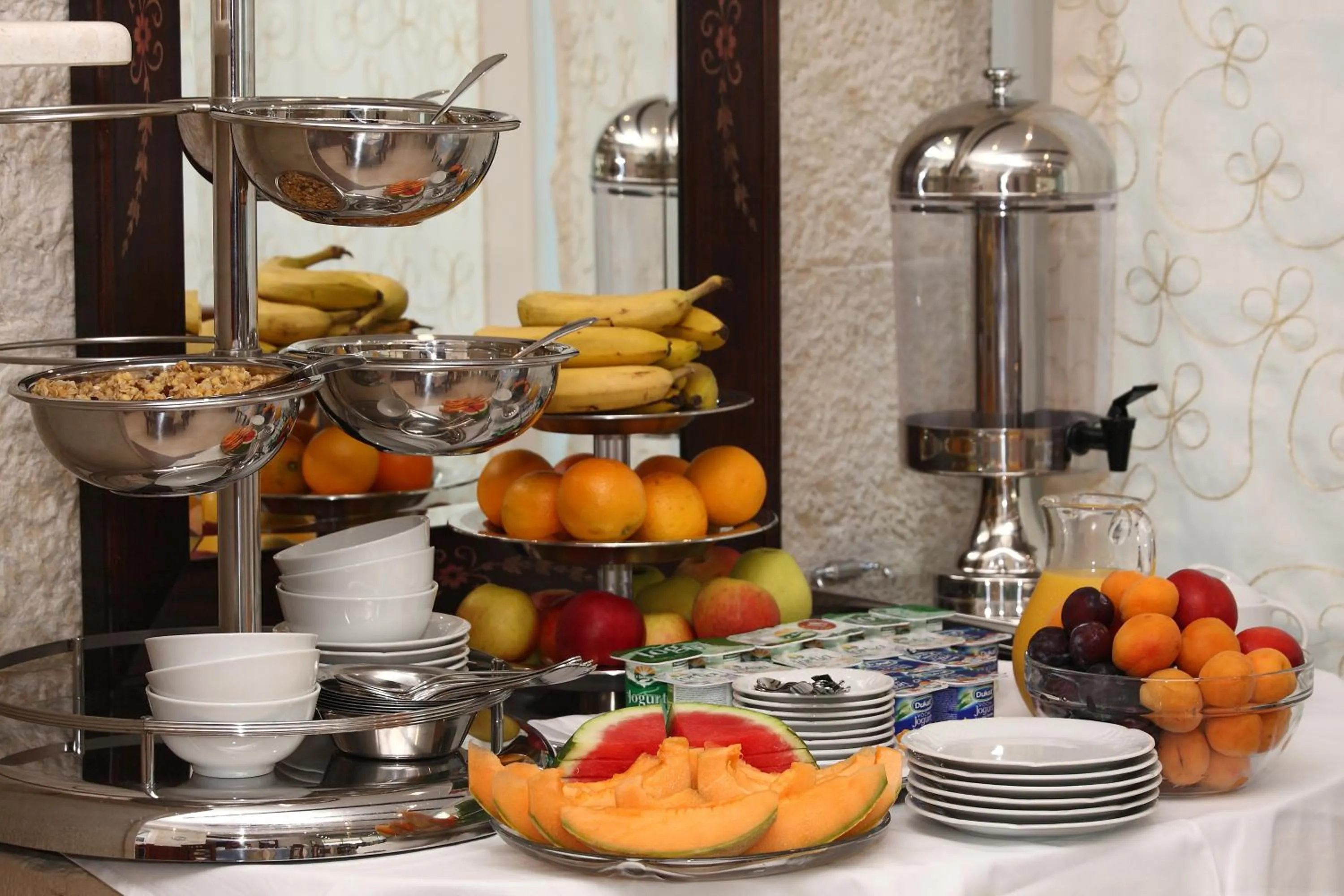 Food in Heritage Hotel Vila Sikaa