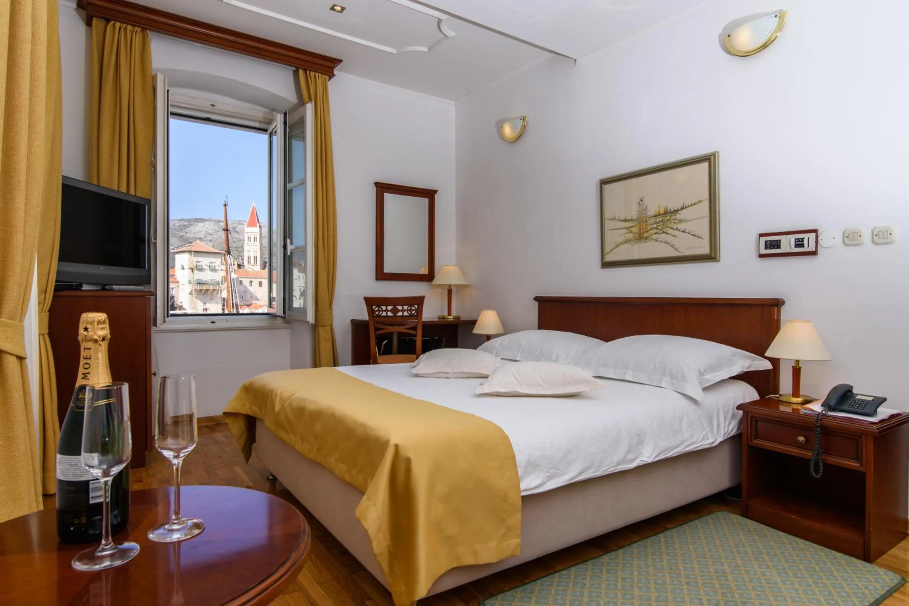 Bedroom in Heritage Hotel Vila Sikaa