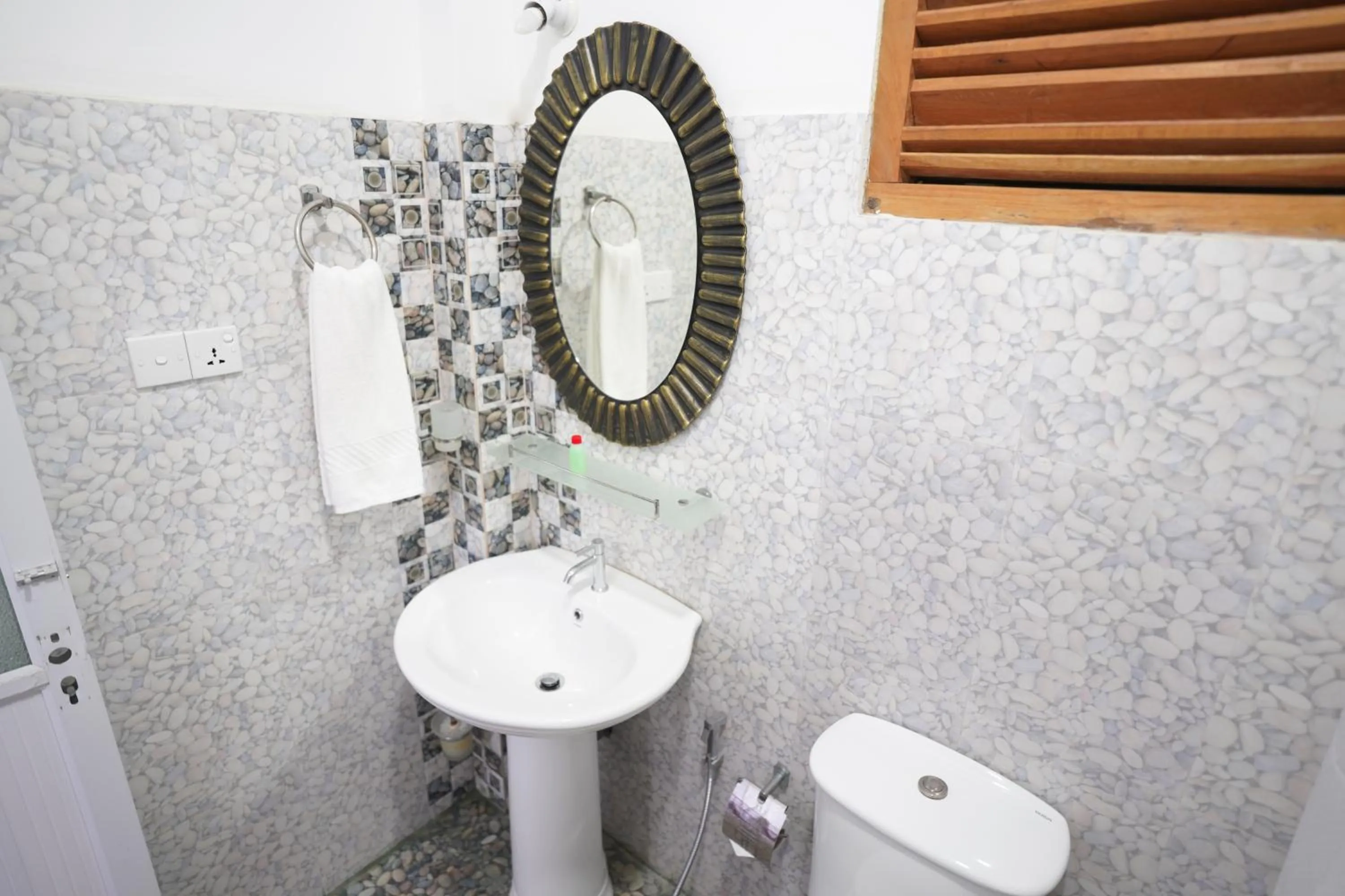 Bathroom in Nilaveli Hybrid Holiday Hotel