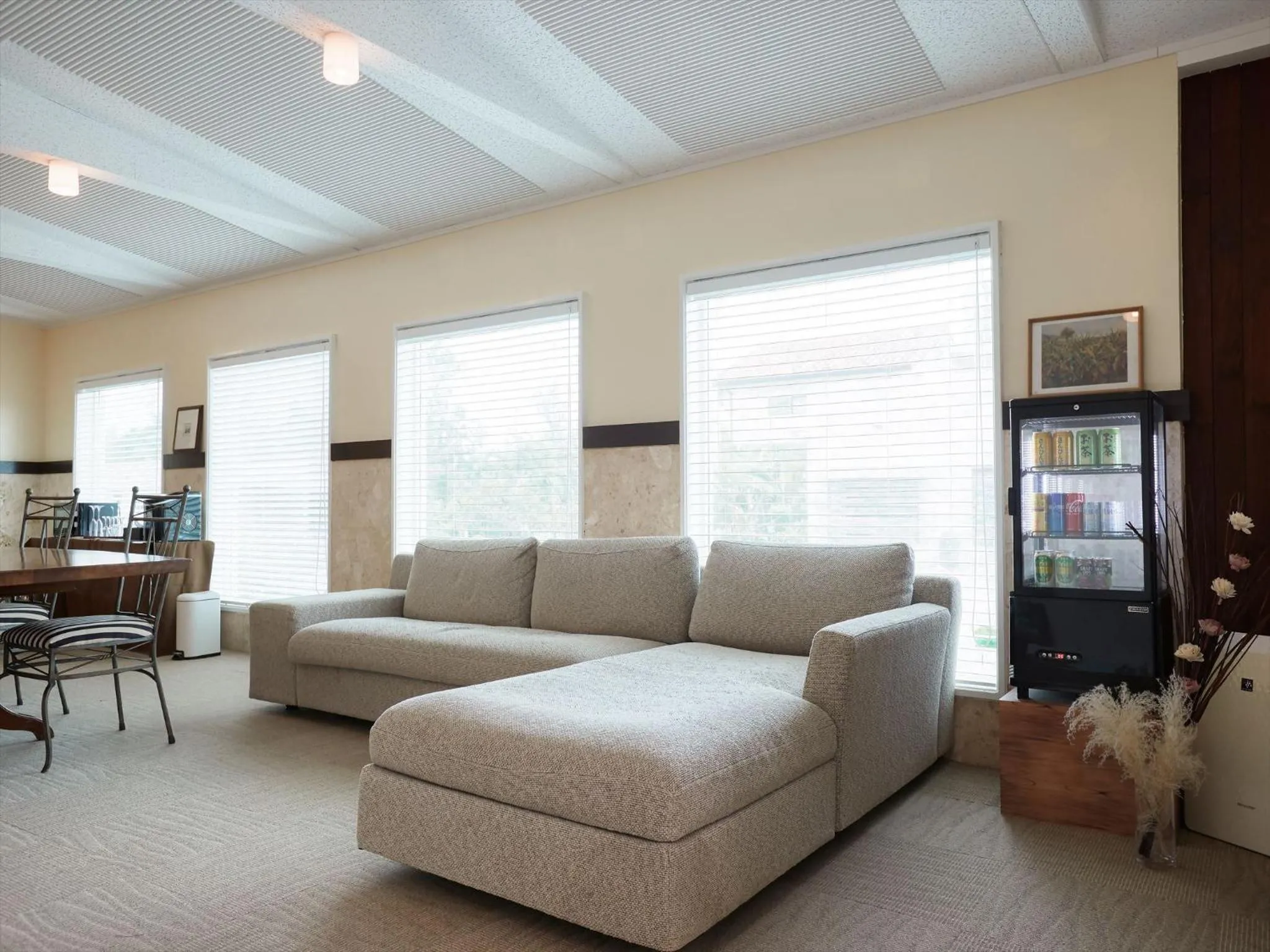 Lounge or bar in La Casa Panacea Okinawa Resort