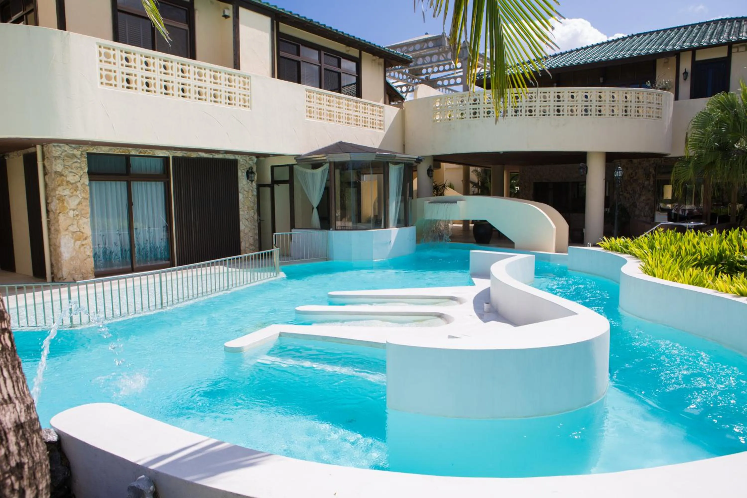 Swimming pool in La Casa Panacea Okinawa Resort