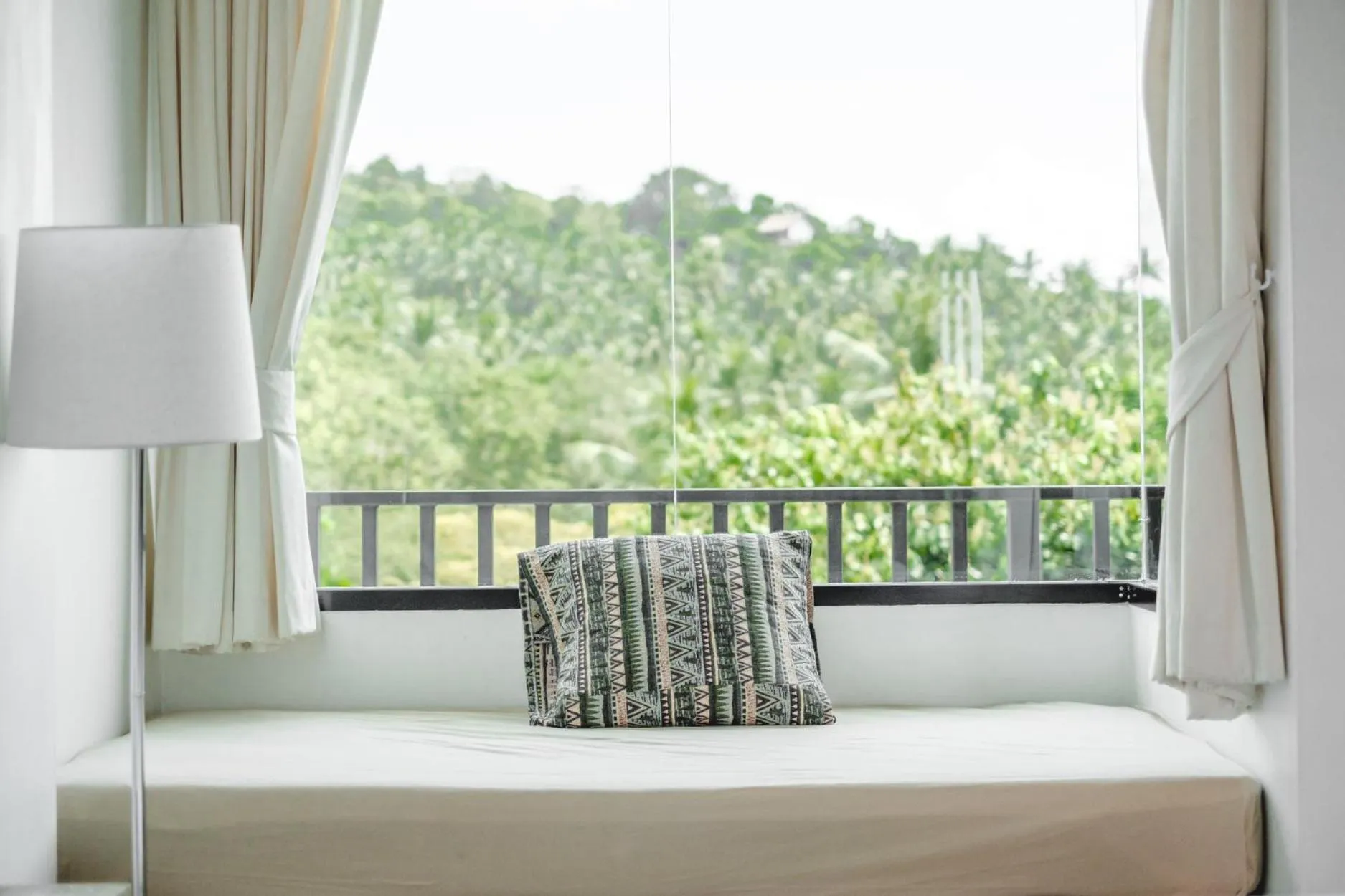 Mountain view, Bed in The Dearly Koh Tao Hostel-PADI 5 Star Dive Resort