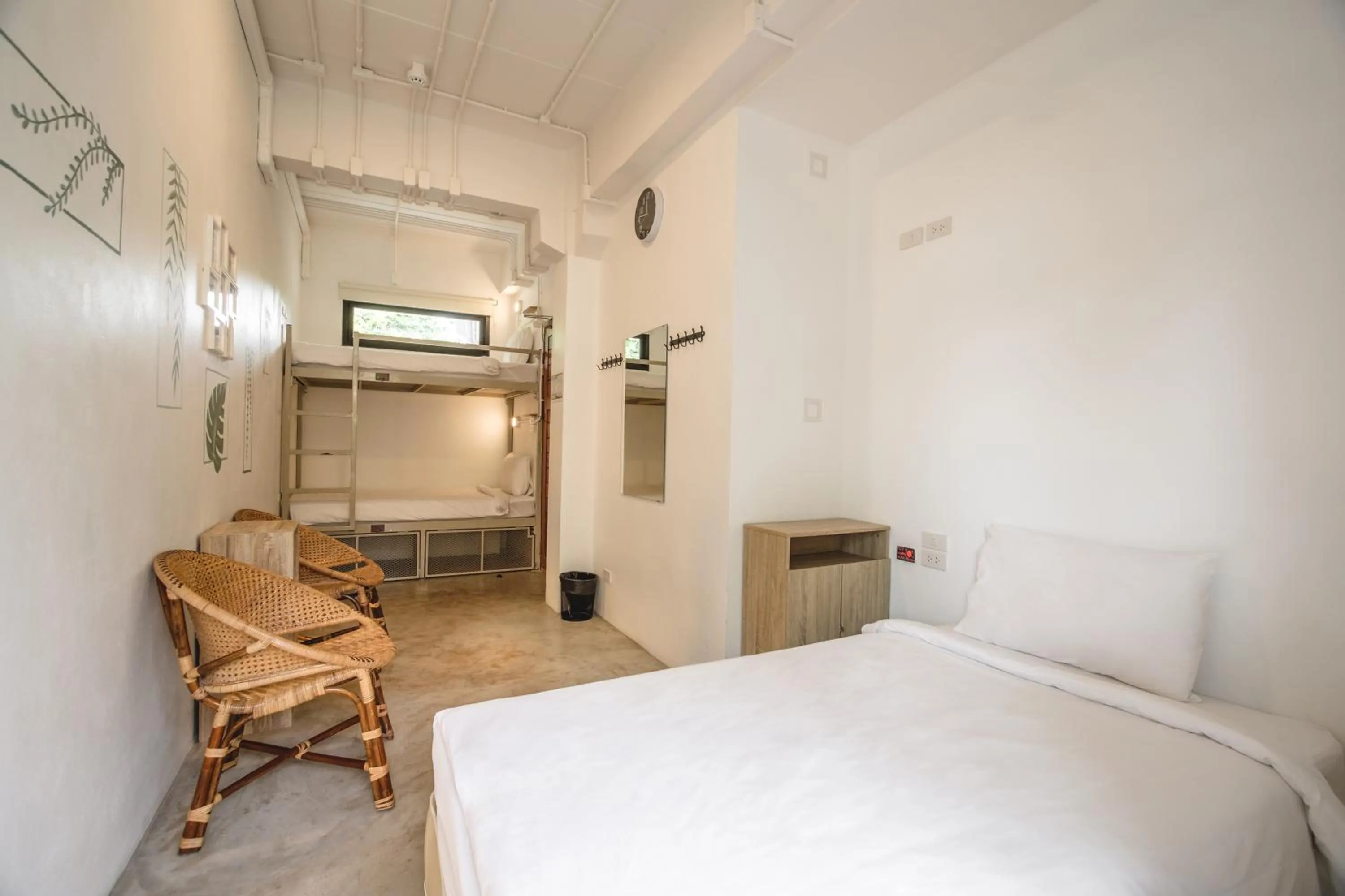 Bed in The Dearly Koh Tao Hostel-PADI 5 Star Dive Resort