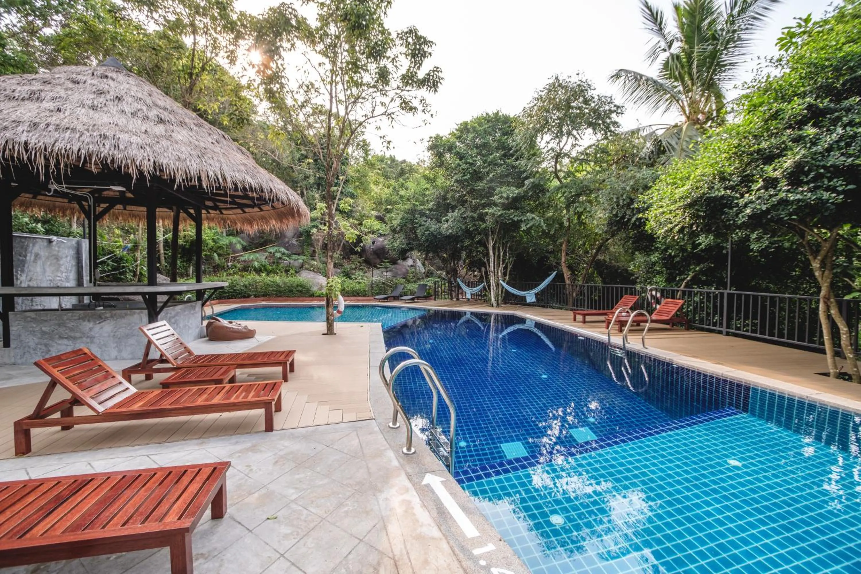 Swimming pool in The Dearly Koh Tao Hostel-PADI 5 Star Dive Resort