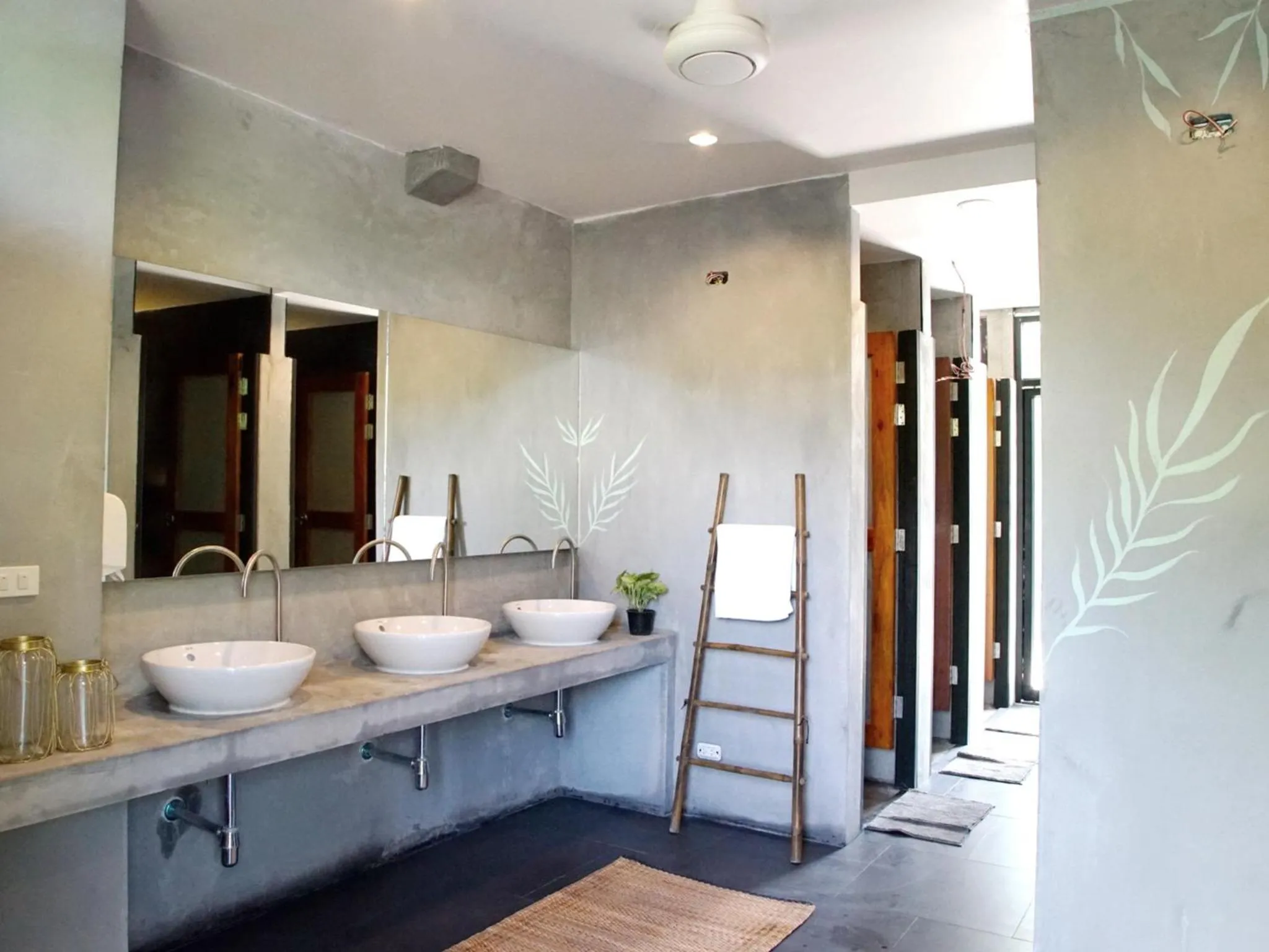 Toilet in The Dearly Koh Tao Hostel-PADI 5 Star Dive Resort