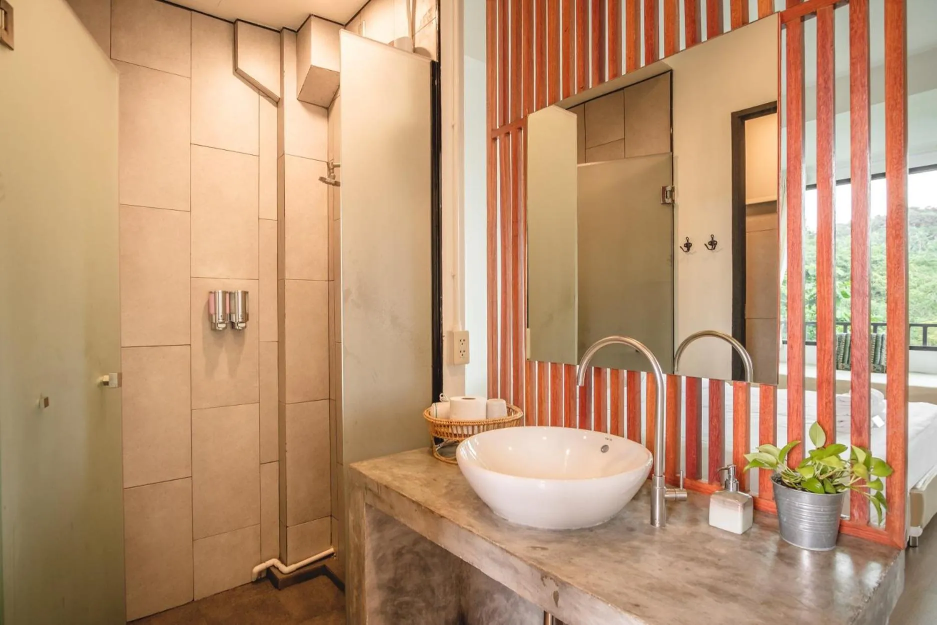 Bathroom in The Dearly Koh Tao Hostel-PADI 5 Star Dive Resort