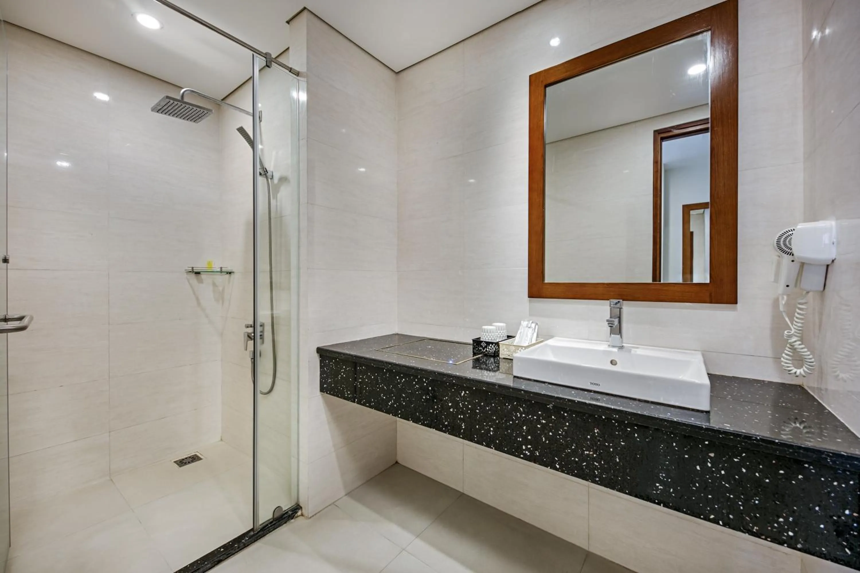 Bathroom in Hung Anh Hotel