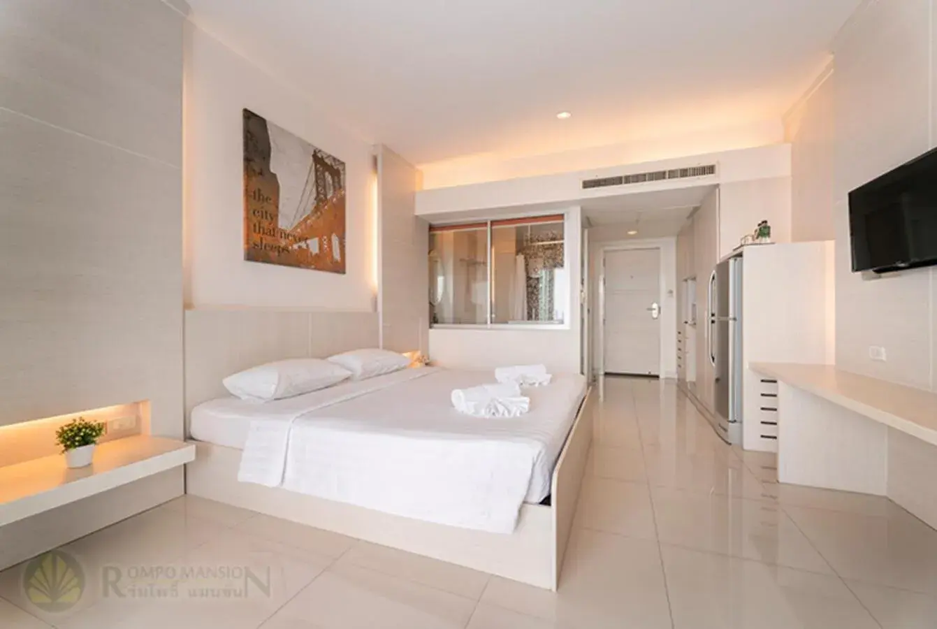 Deluxe King Room in At 115 Hotel By Rompo Deluxe King Room in At 115 Hotel By Rompo