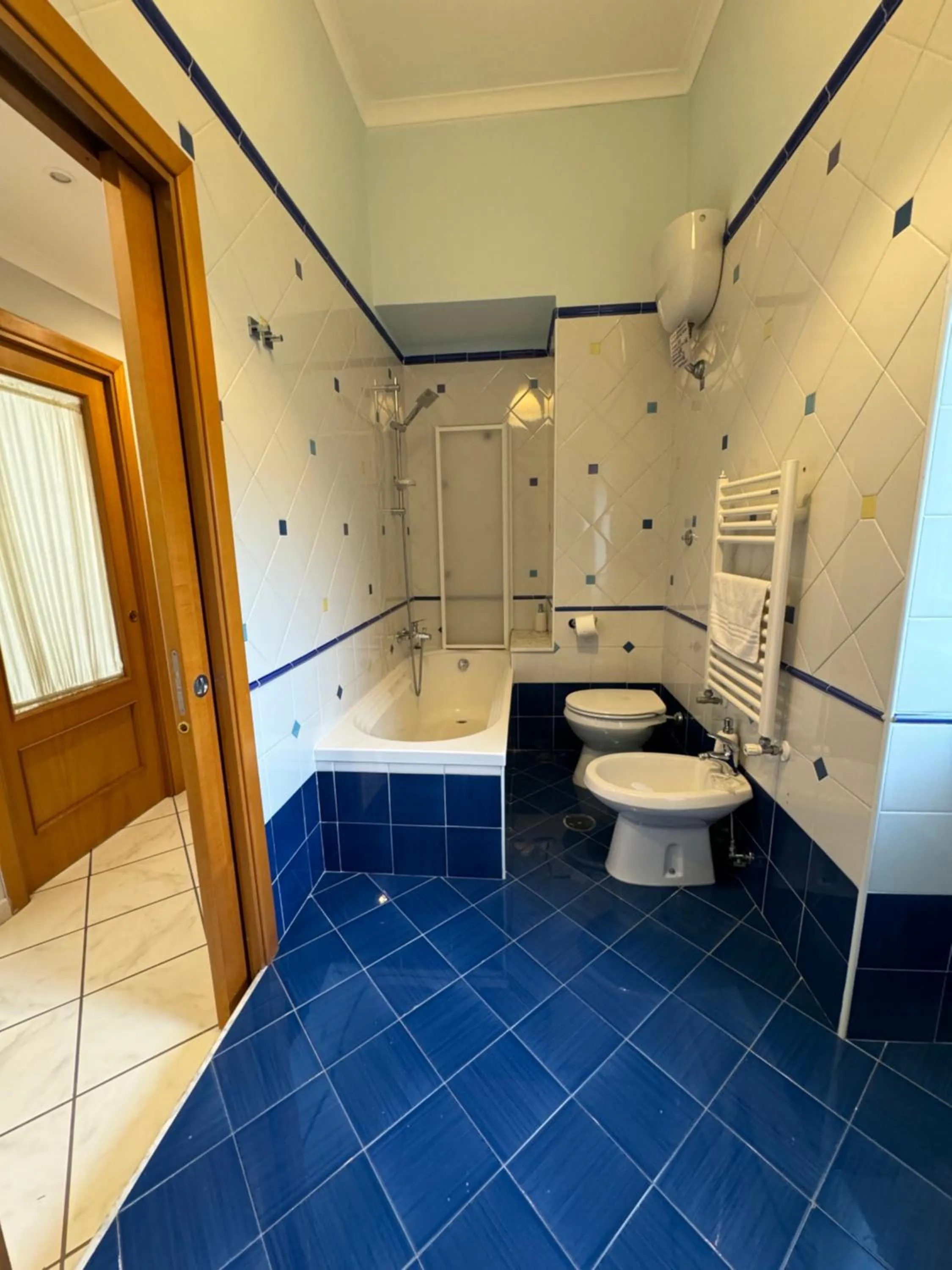 Shower in B&B Eracle