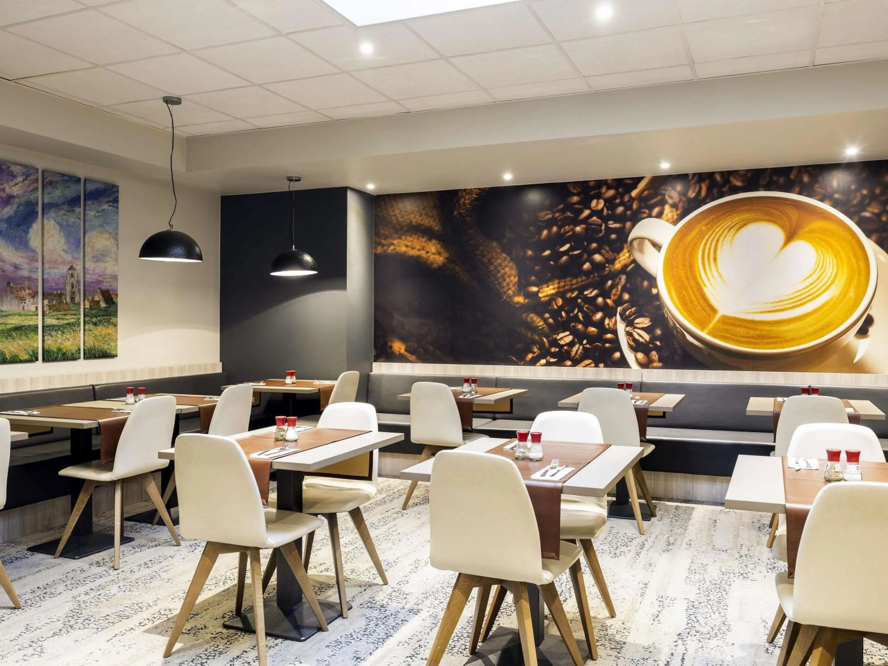 Restaurant/places to eat in Mercure Oostende