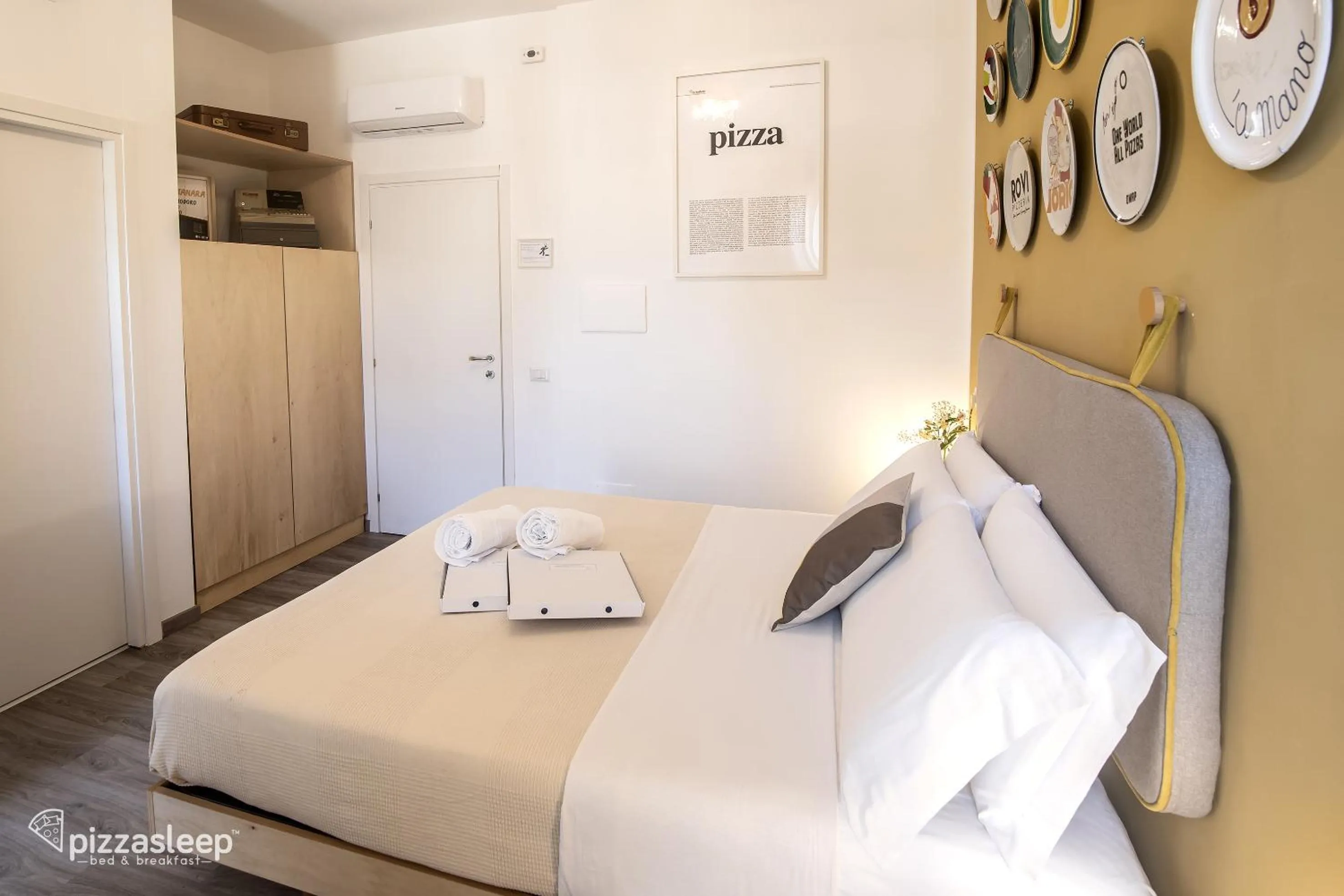 Bed in PizzaSleep B&B