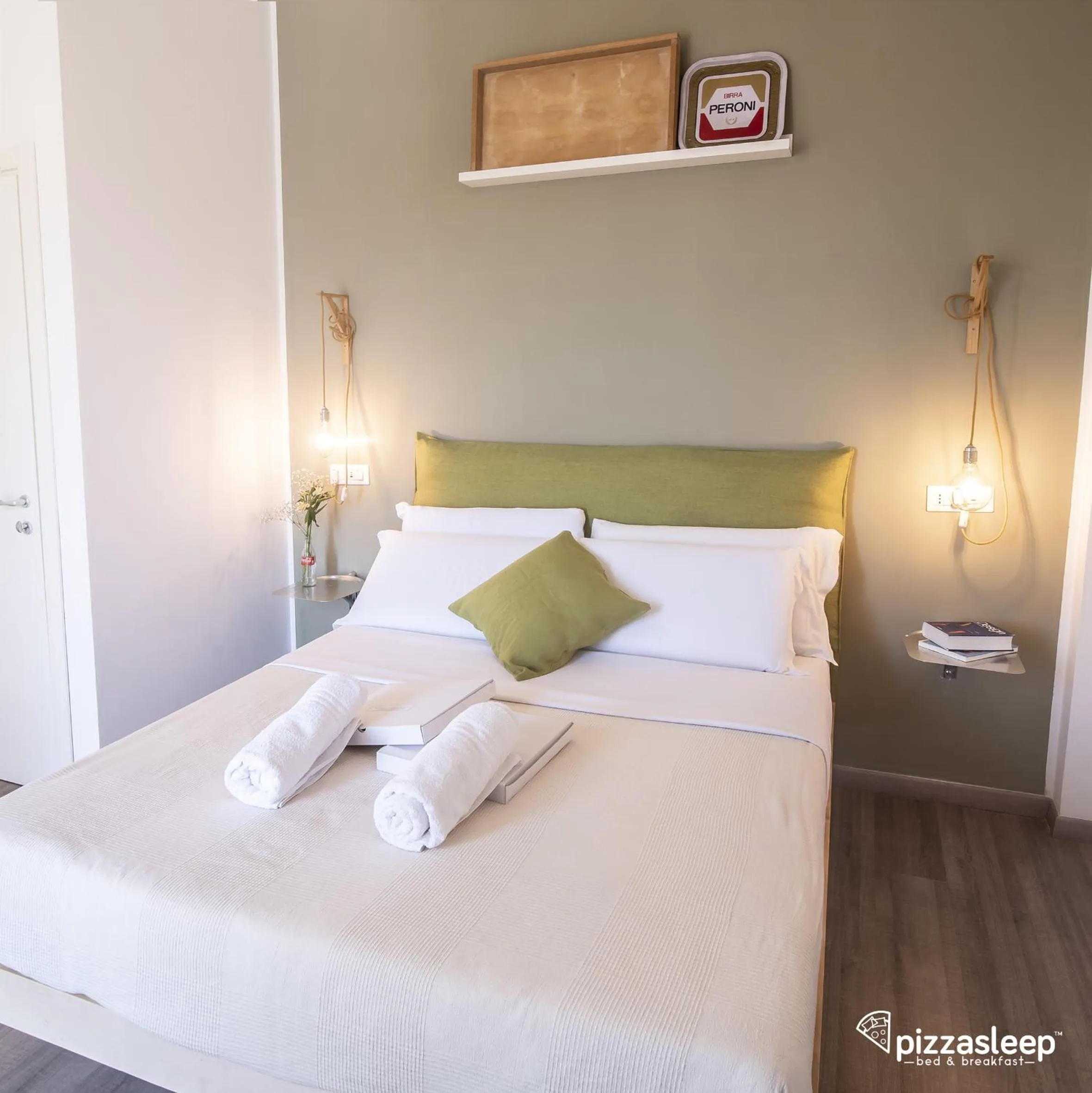 Bed in PizzaSleep B&B