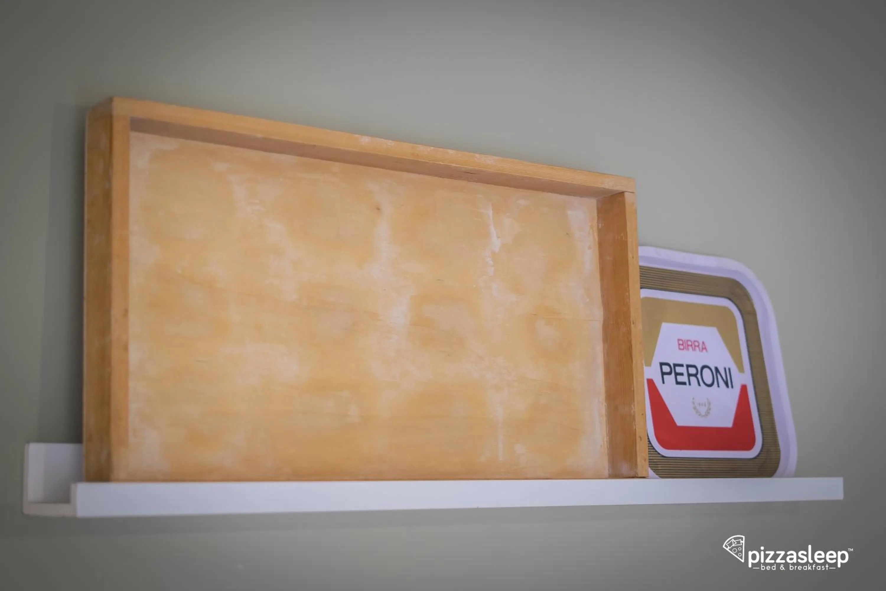 Decorative detail in PizzaSleep B&B