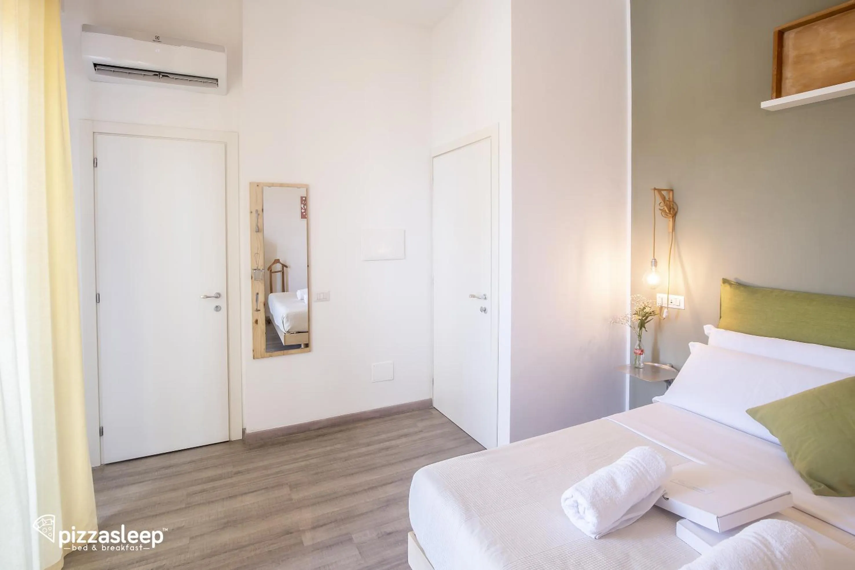 Bed in PizzaSleep B&B