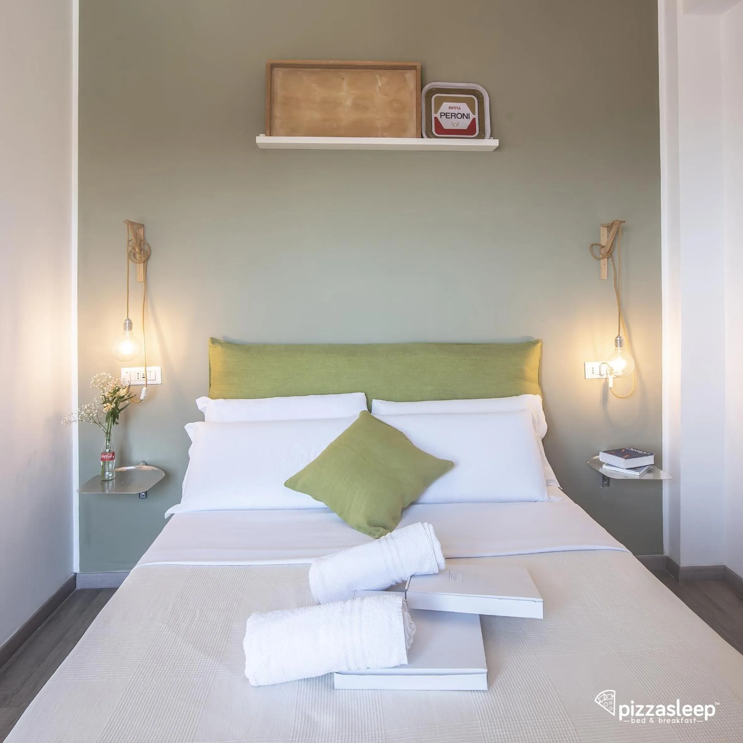 Bed in PizzaSleep B&B