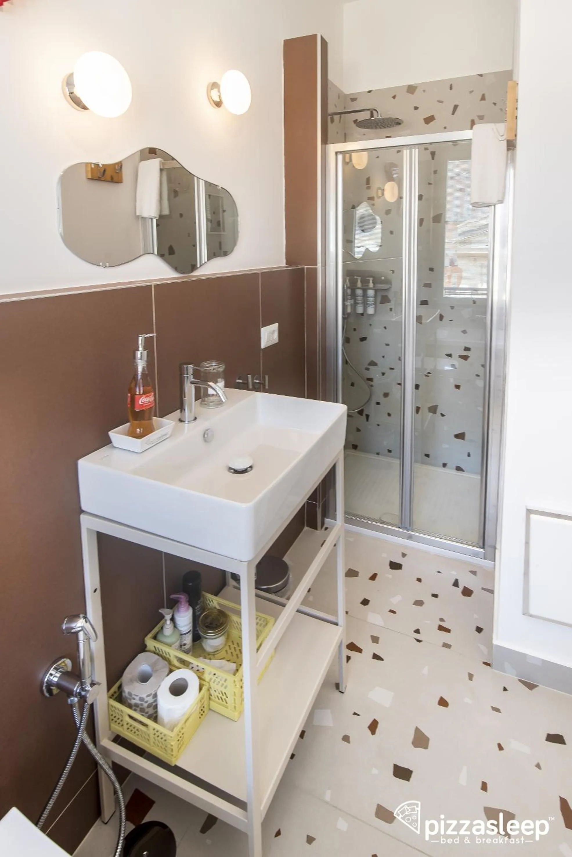 Shower in PizzaSleep B&B