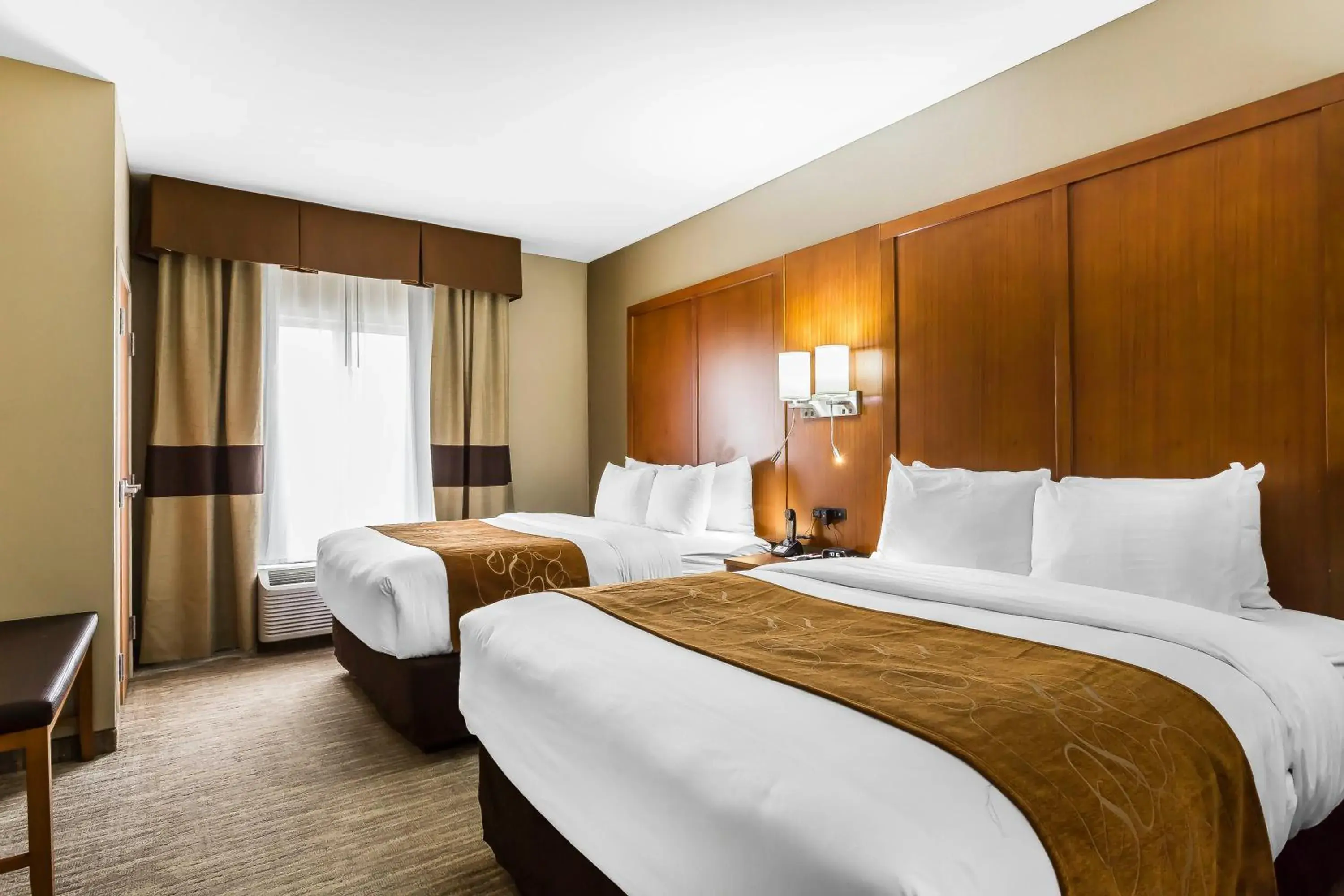 Queen Suite with Two Queen Beds in Comfort Suites - University Queen Suite with Two Queen Beds in Comfort Suites - University