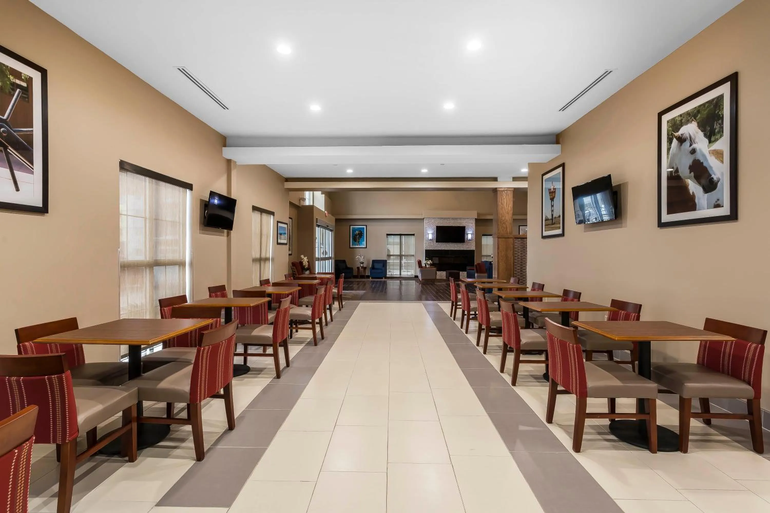 Restaurant/places to eat in Comfort Suites - University