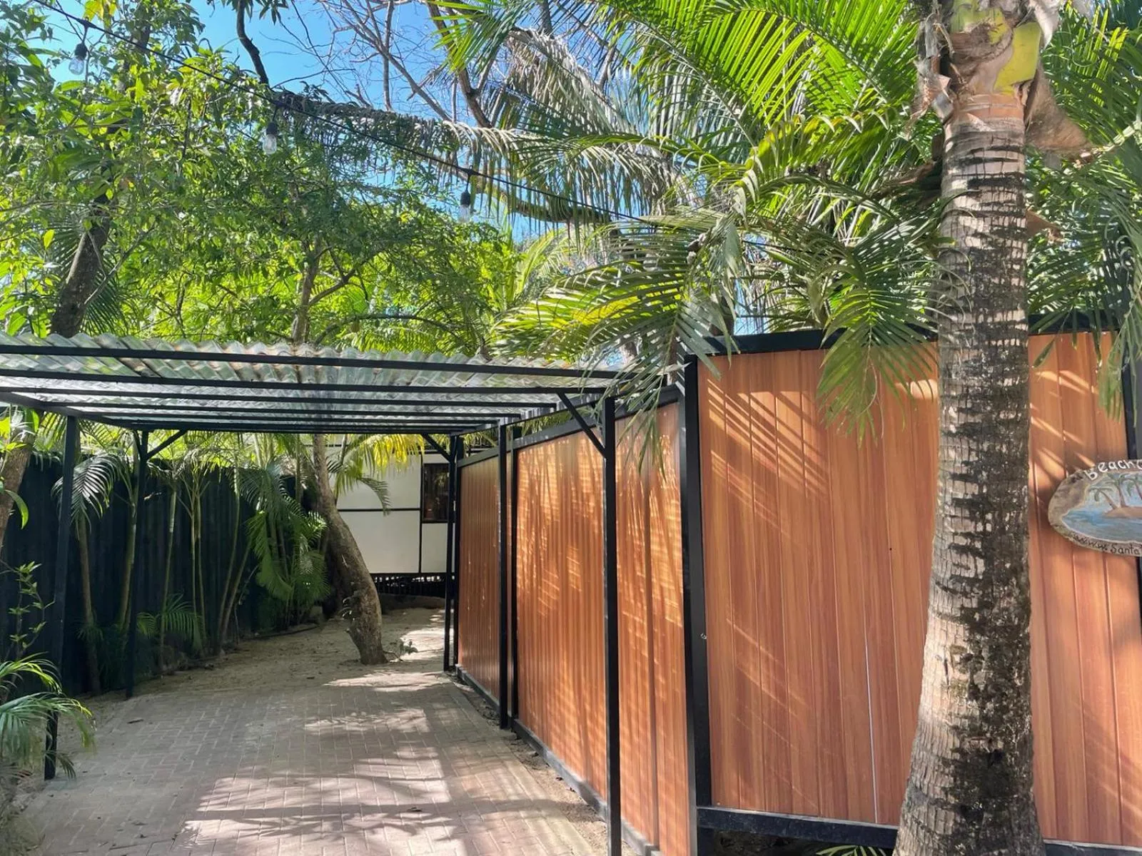 Facade/entrance in Beach Cabinas