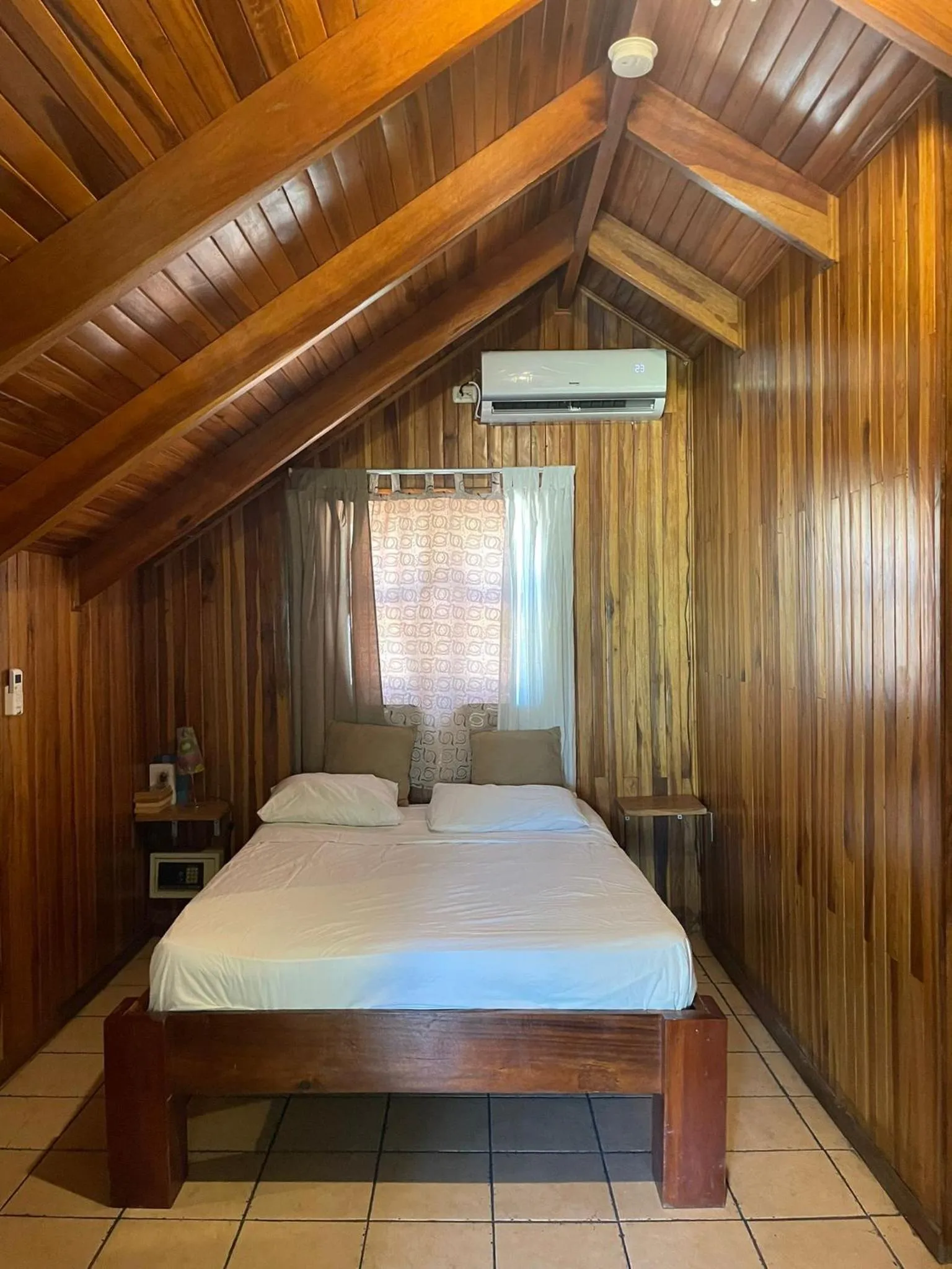 Bedroom, Bed in Beach Cabinas