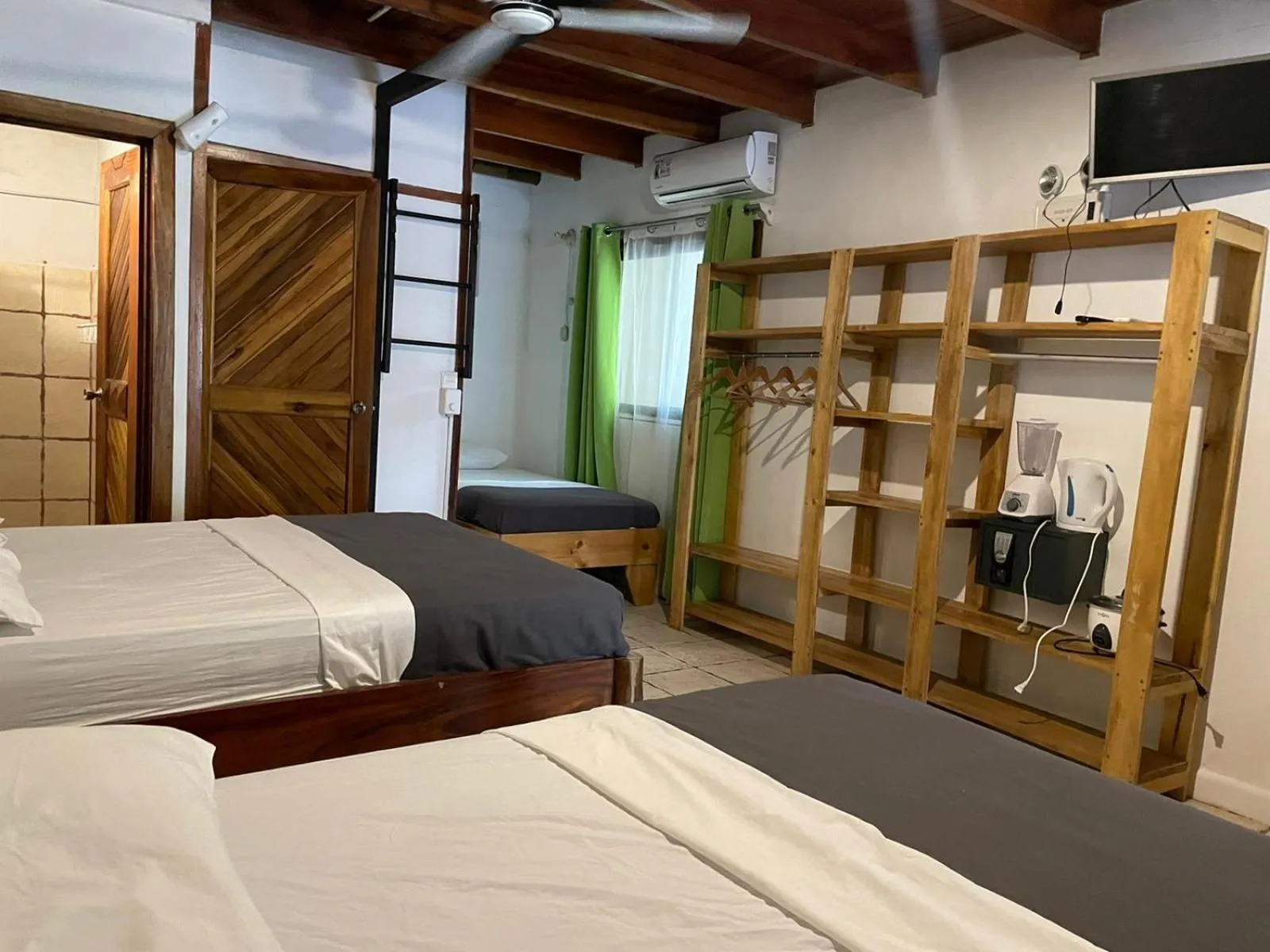 Photo of the whole room, Bed in Beach Cabinas