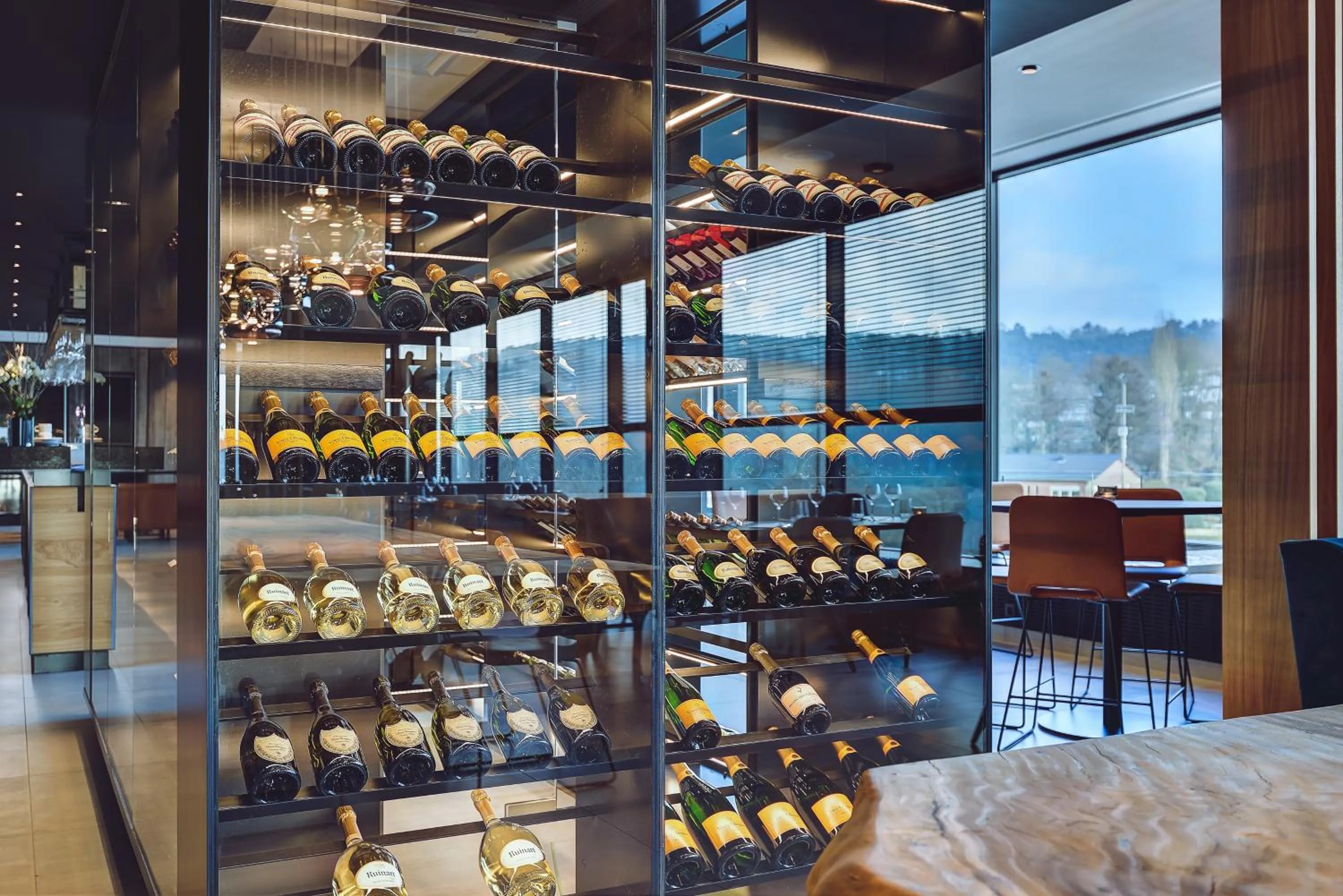 Restaurant/places to eat, Bed in R hotel experiences