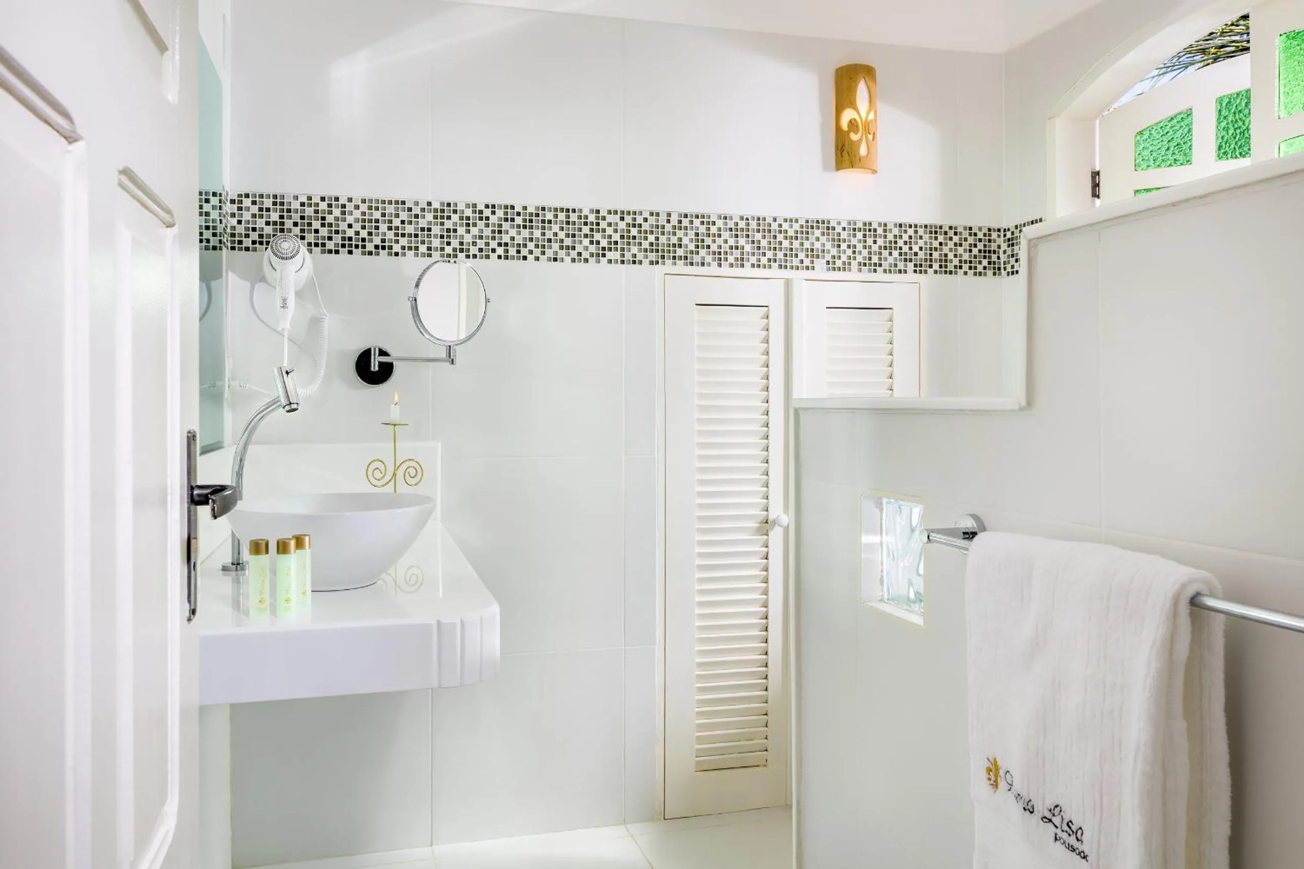 Bathroom in Mona Lisa Pousada