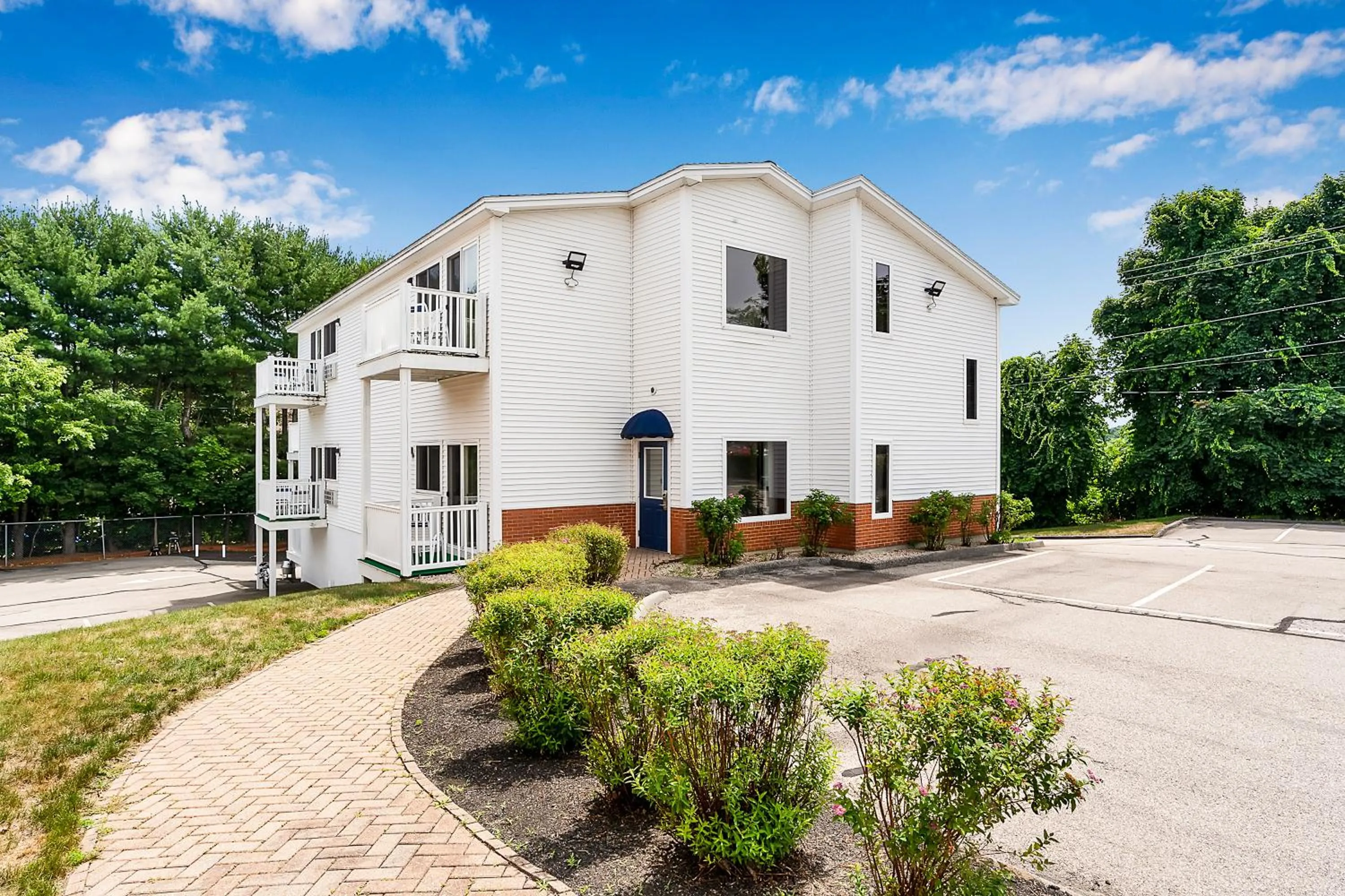 Property building in USA Inn