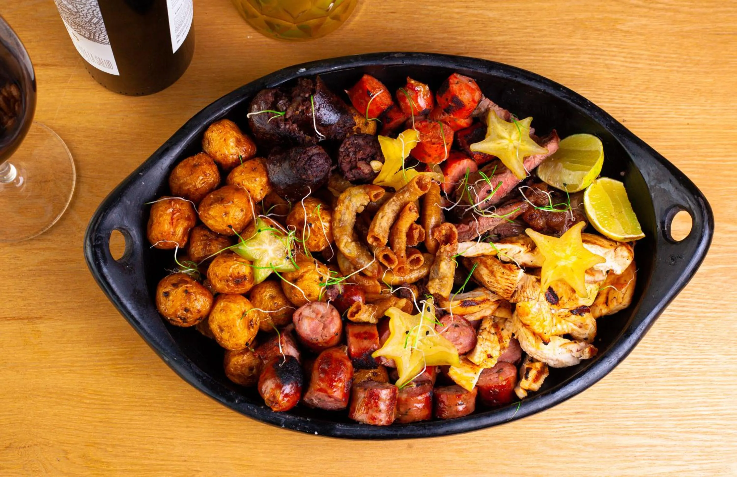 Restaurant/places to eat in Hotel American Visa Tower