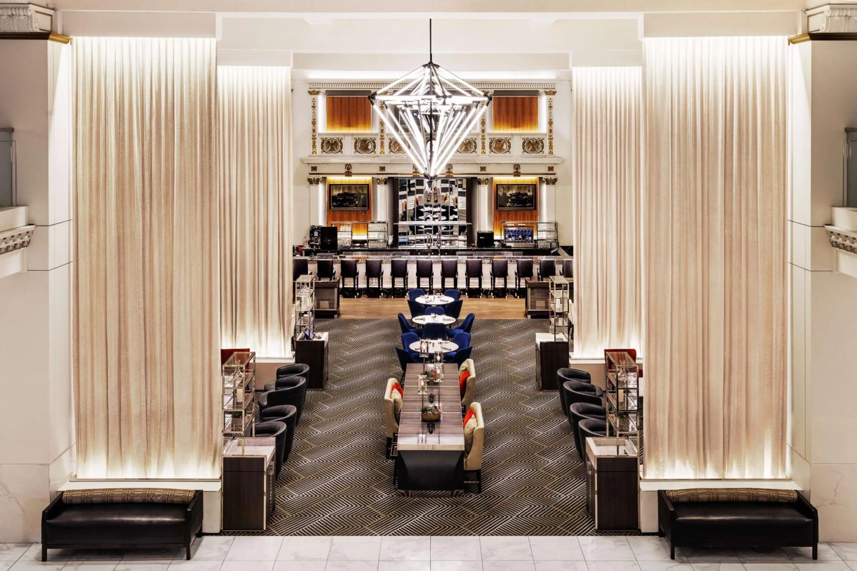 Lounge or bar in Hilton Boston Park Plaza