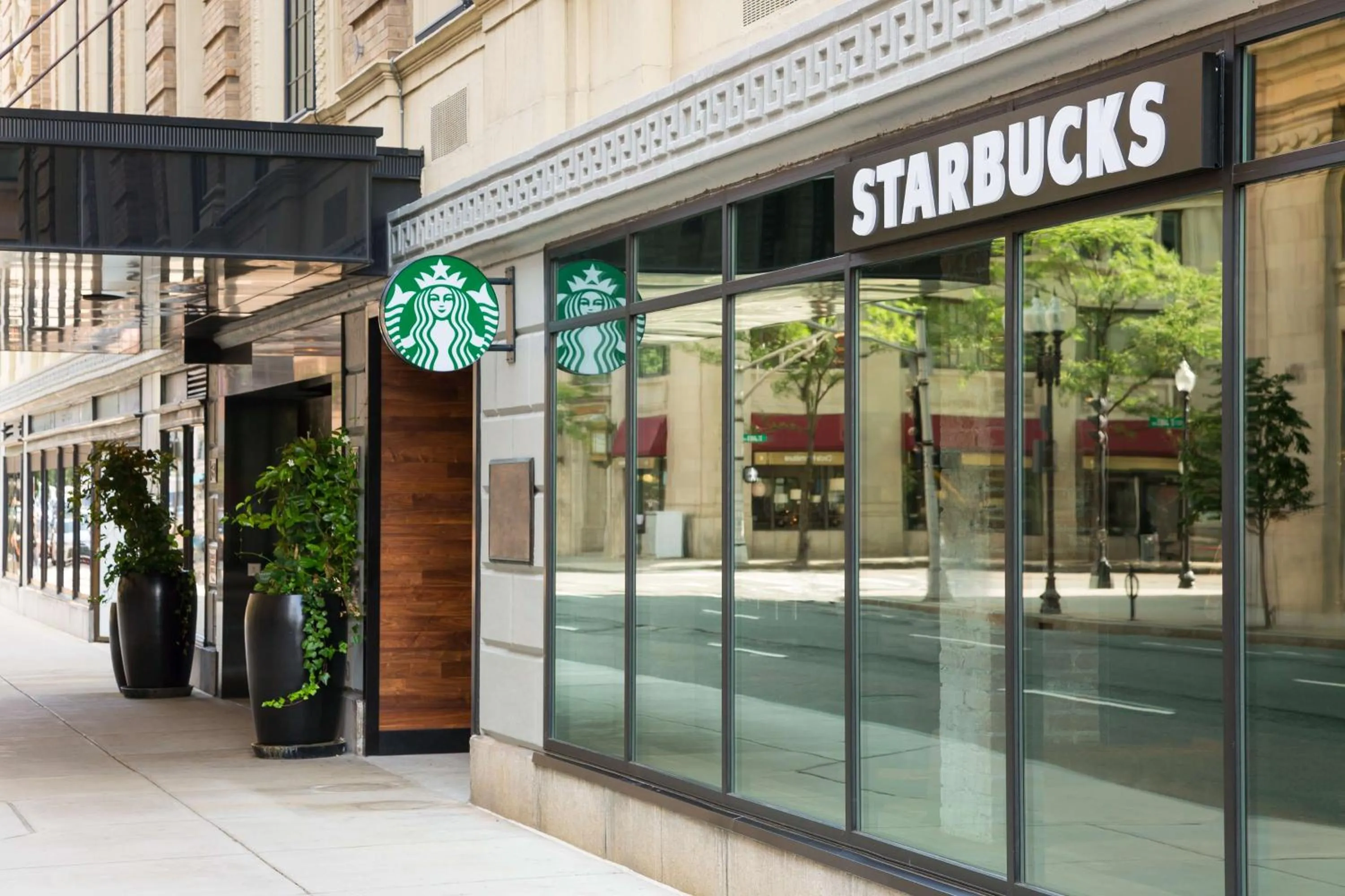 Restaurant/places to eat in Hilton Boston Park Plaza