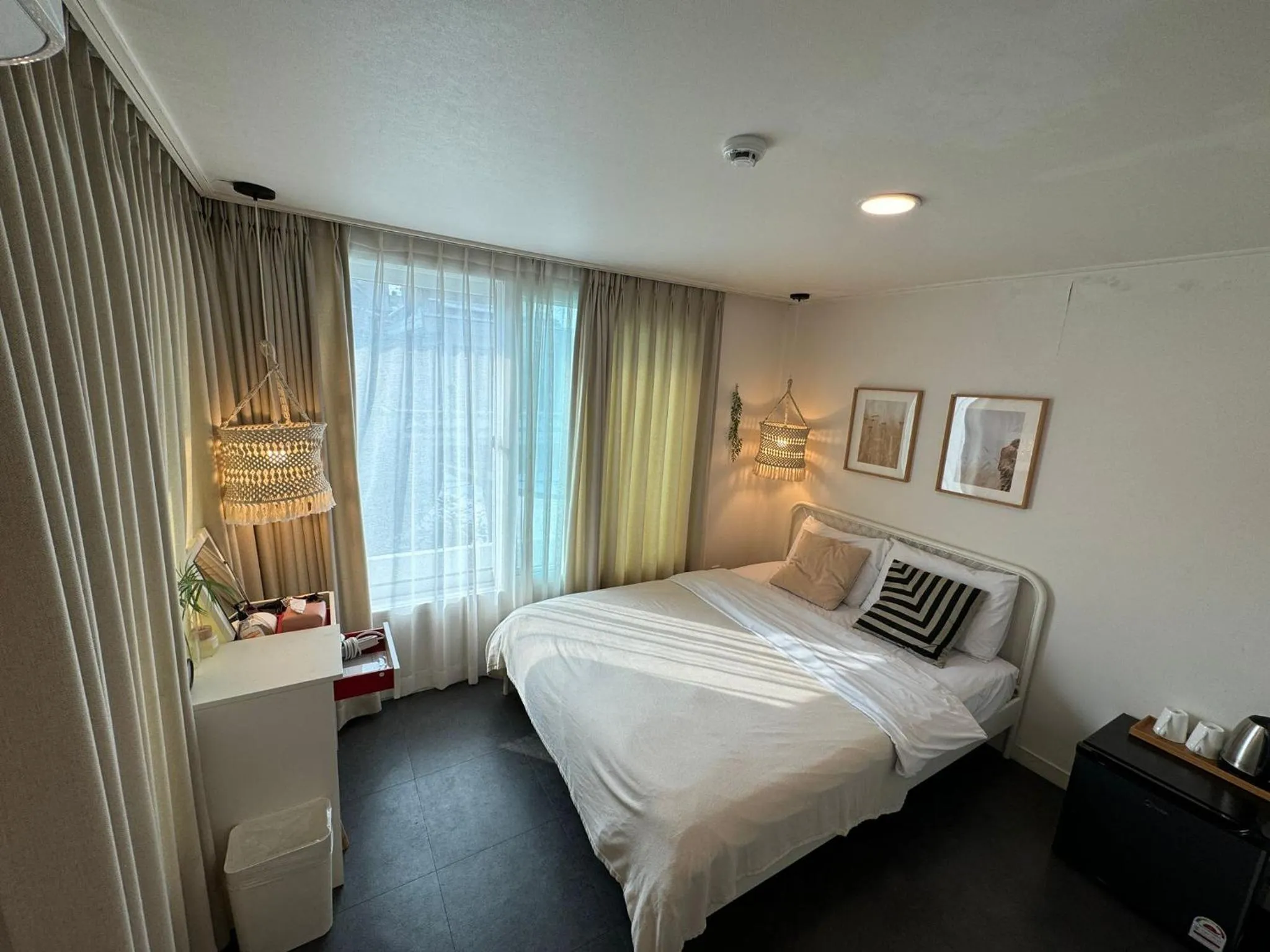 Bedroom, Bed in Neat House