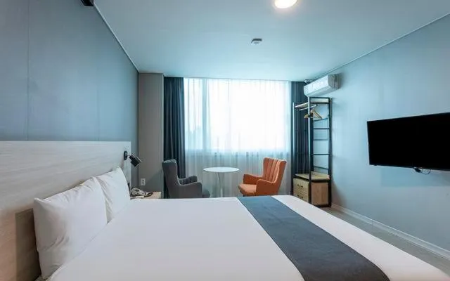 Bed in Gyeongpo Soo Hotel